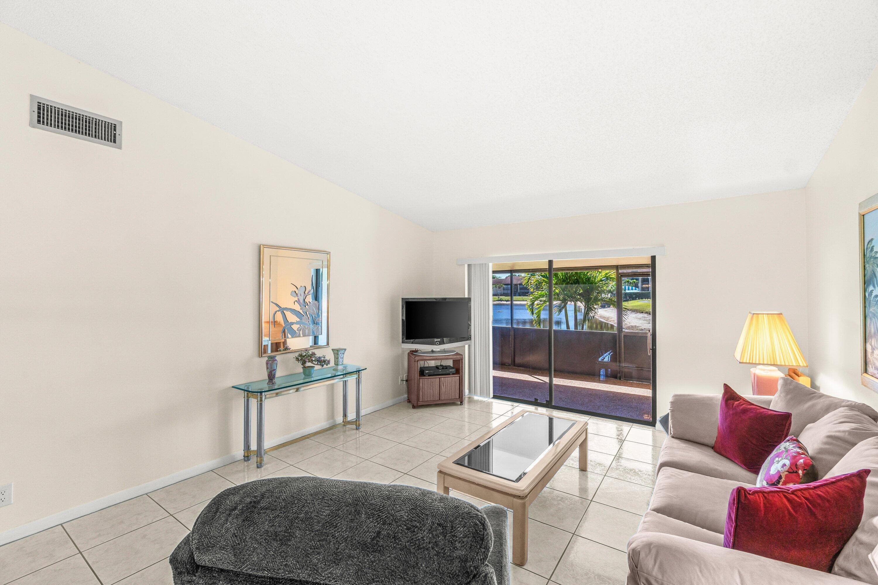 704 Sunny Pine Way C, Greenacres, FL 33415 17