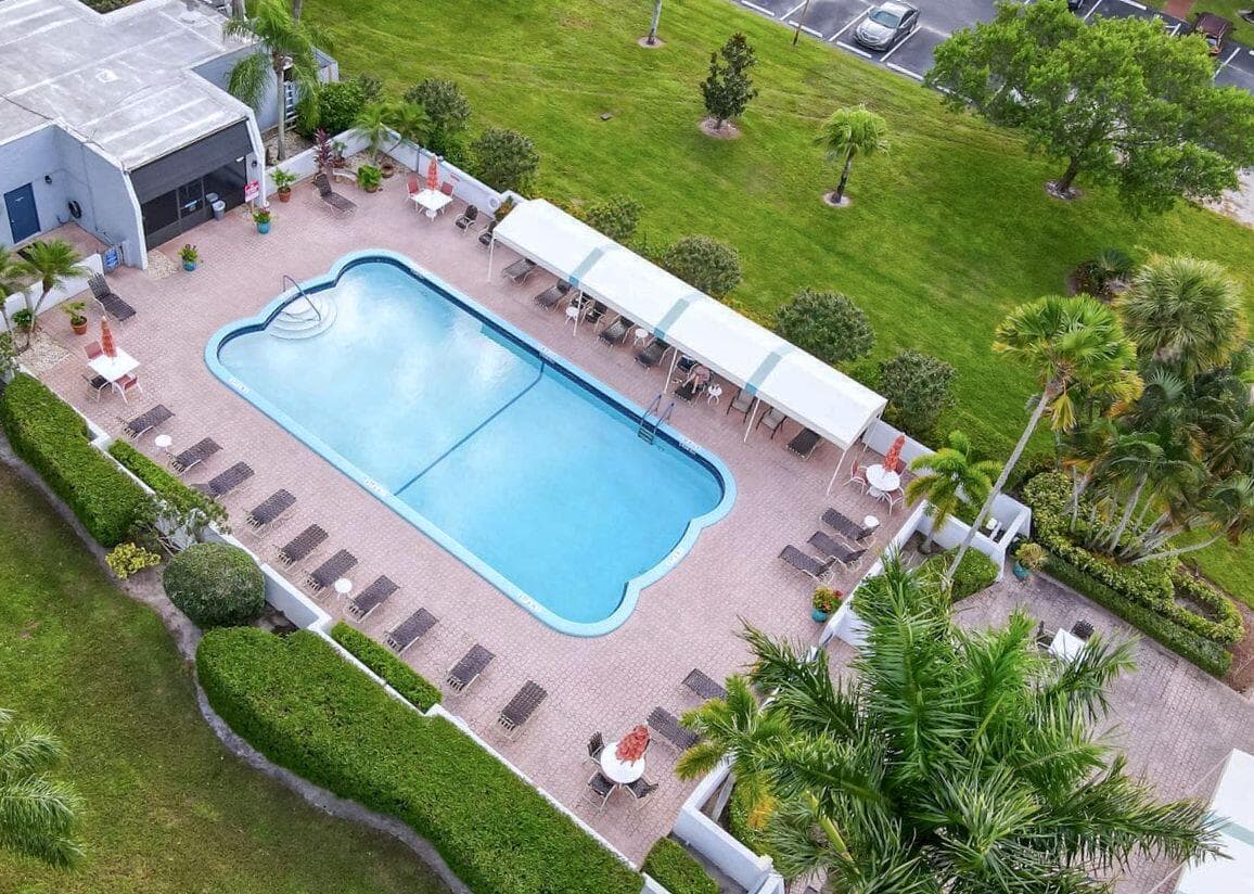 4260 D Este Court 102, Lake Worth, FL 33467 21