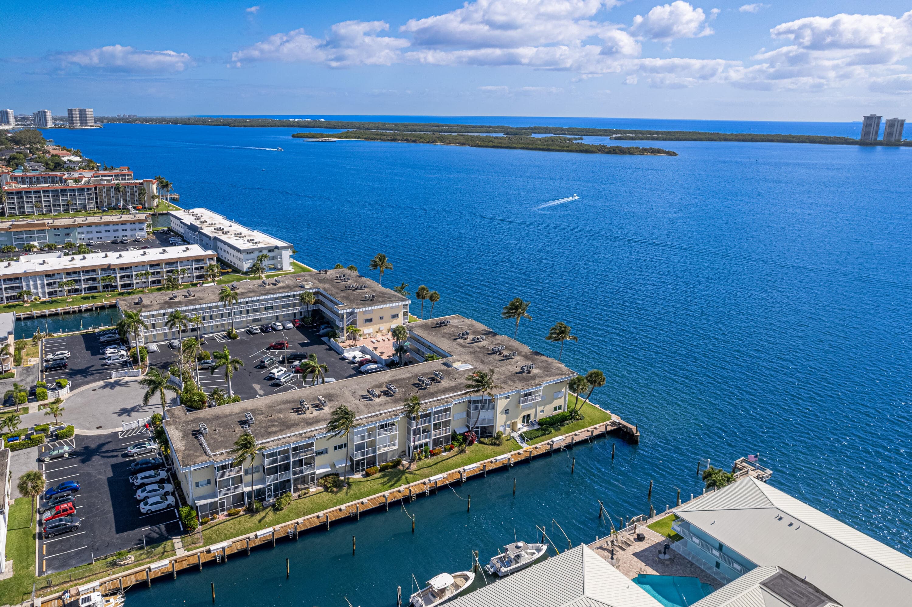 101 Doolen Court 207, North Palm Beach, FL 33408 25