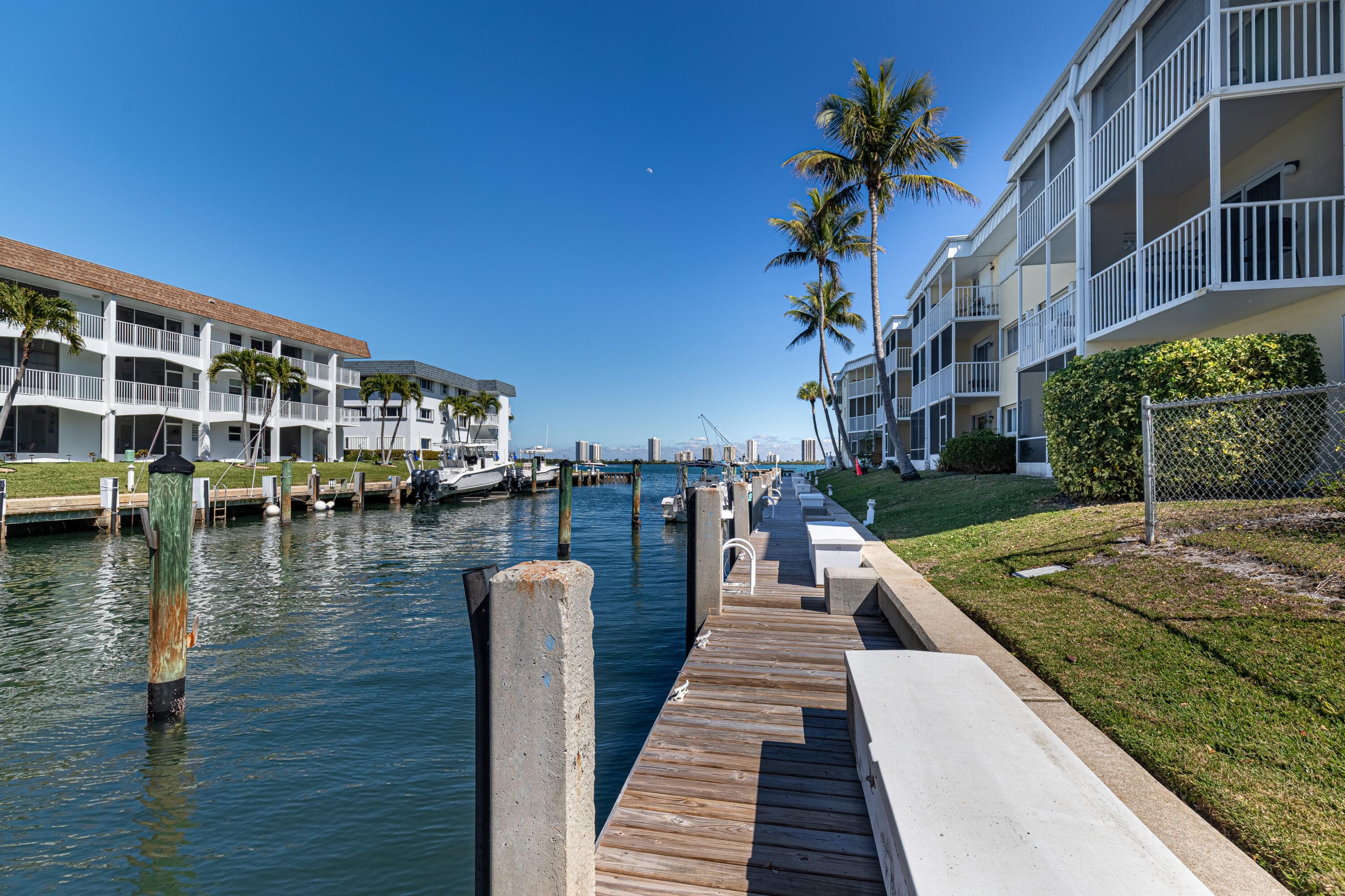 101 Doolen Court 207, North Palm Beach, FL 33408 28