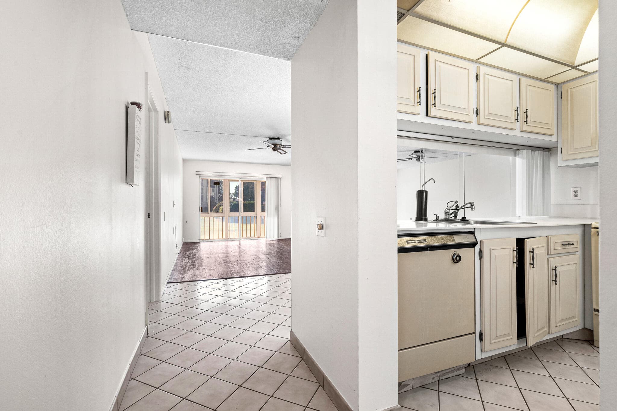 4602 Martinique Way E1, Coconut Creek, FL 33066 3