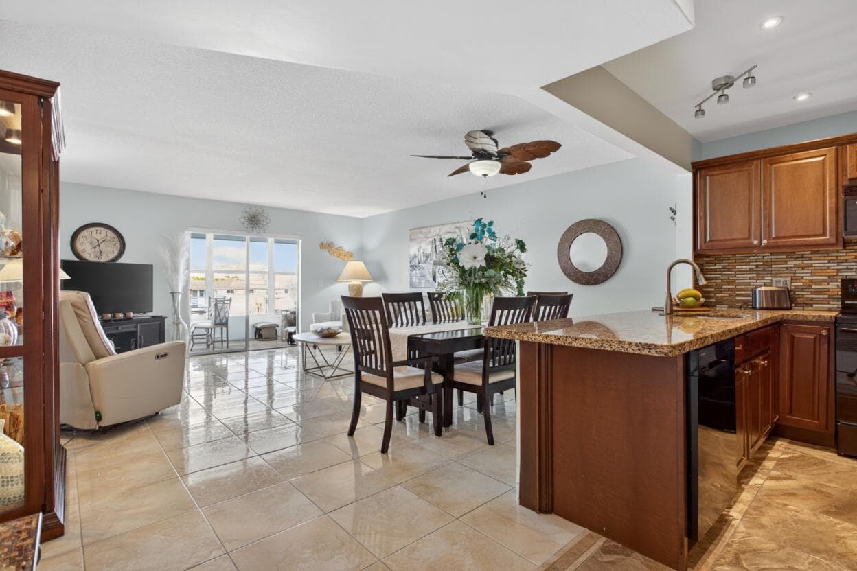 4751 NW 21st Street 610, Lauderhill, FL 33313 5