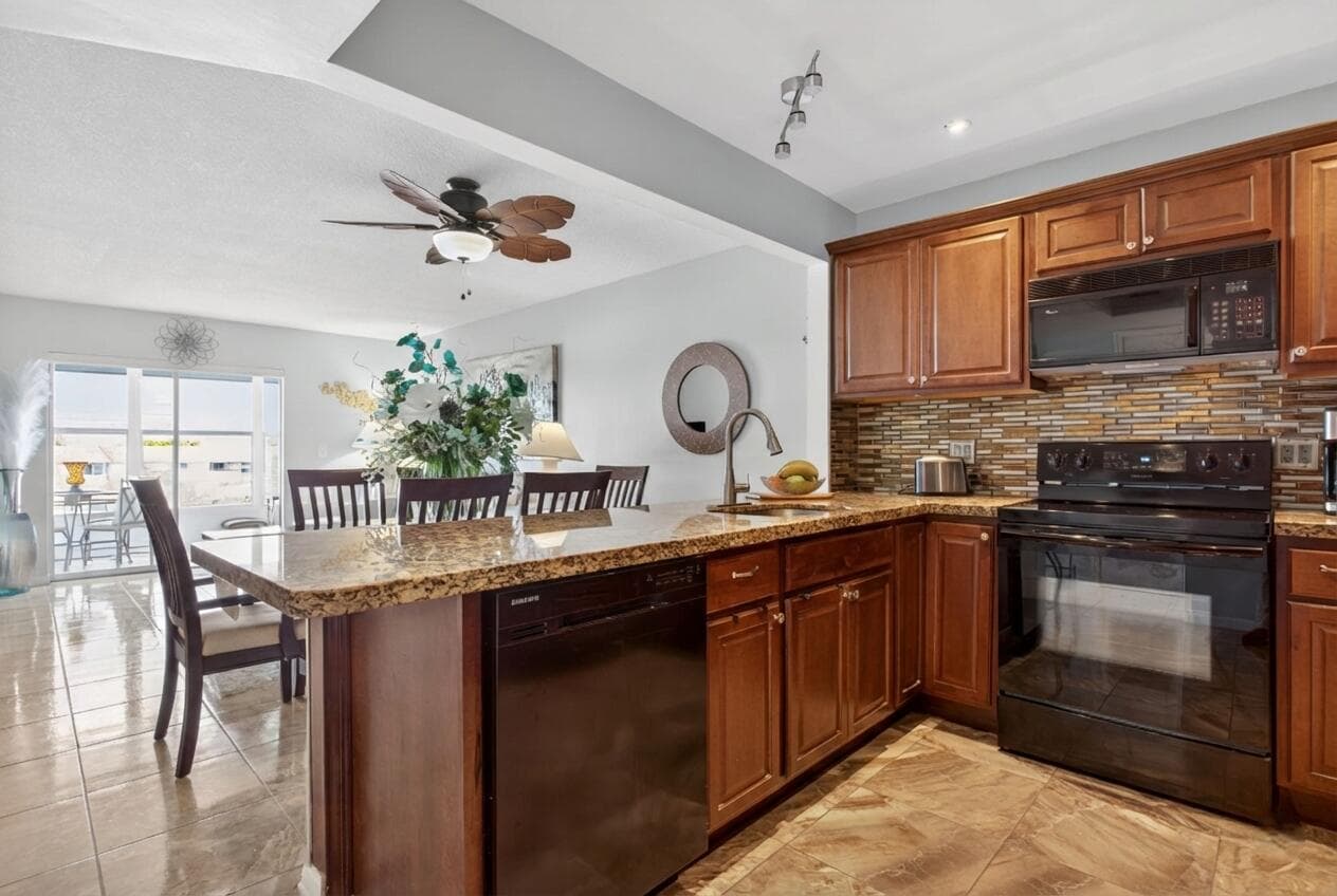 4751 NW 21st Street 610, Lauderhill, FL 33313 2