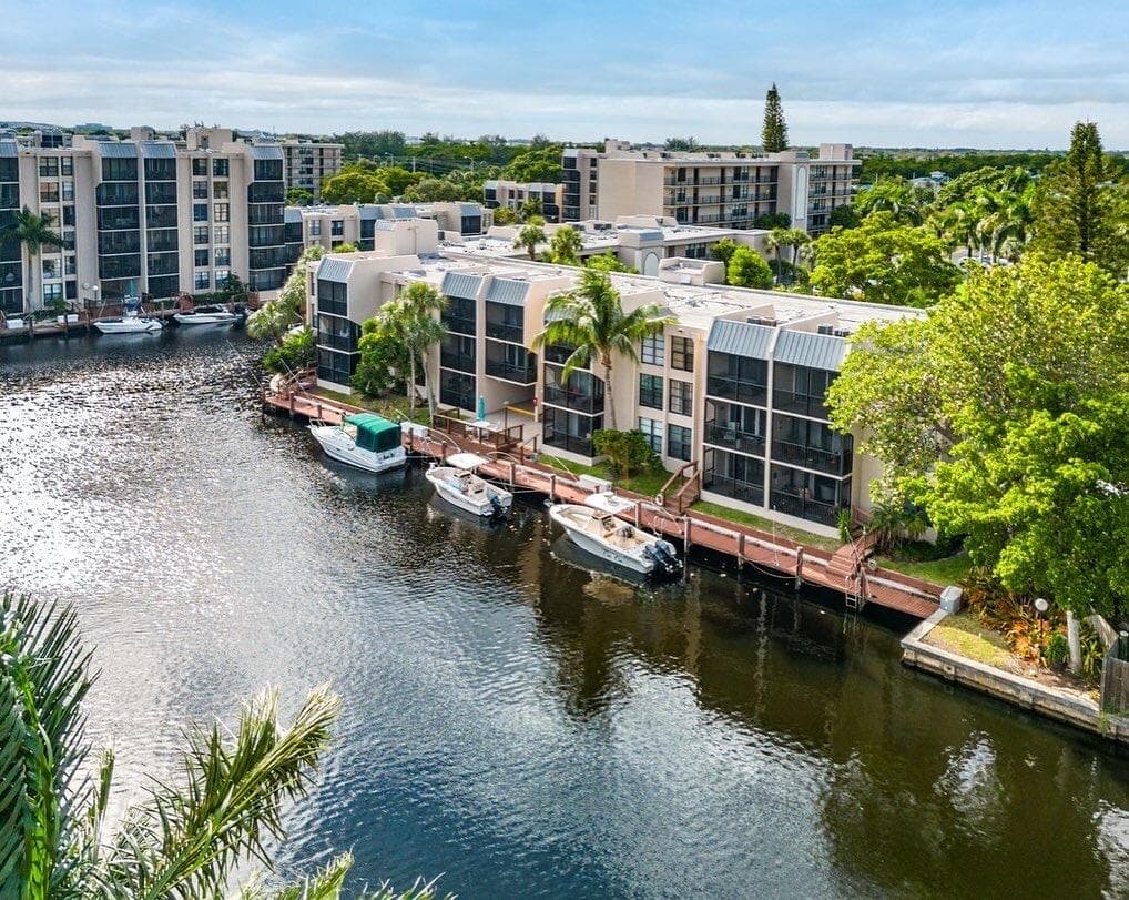 7 Royal Palm Way 507, Boca Raton, FL 33432 38