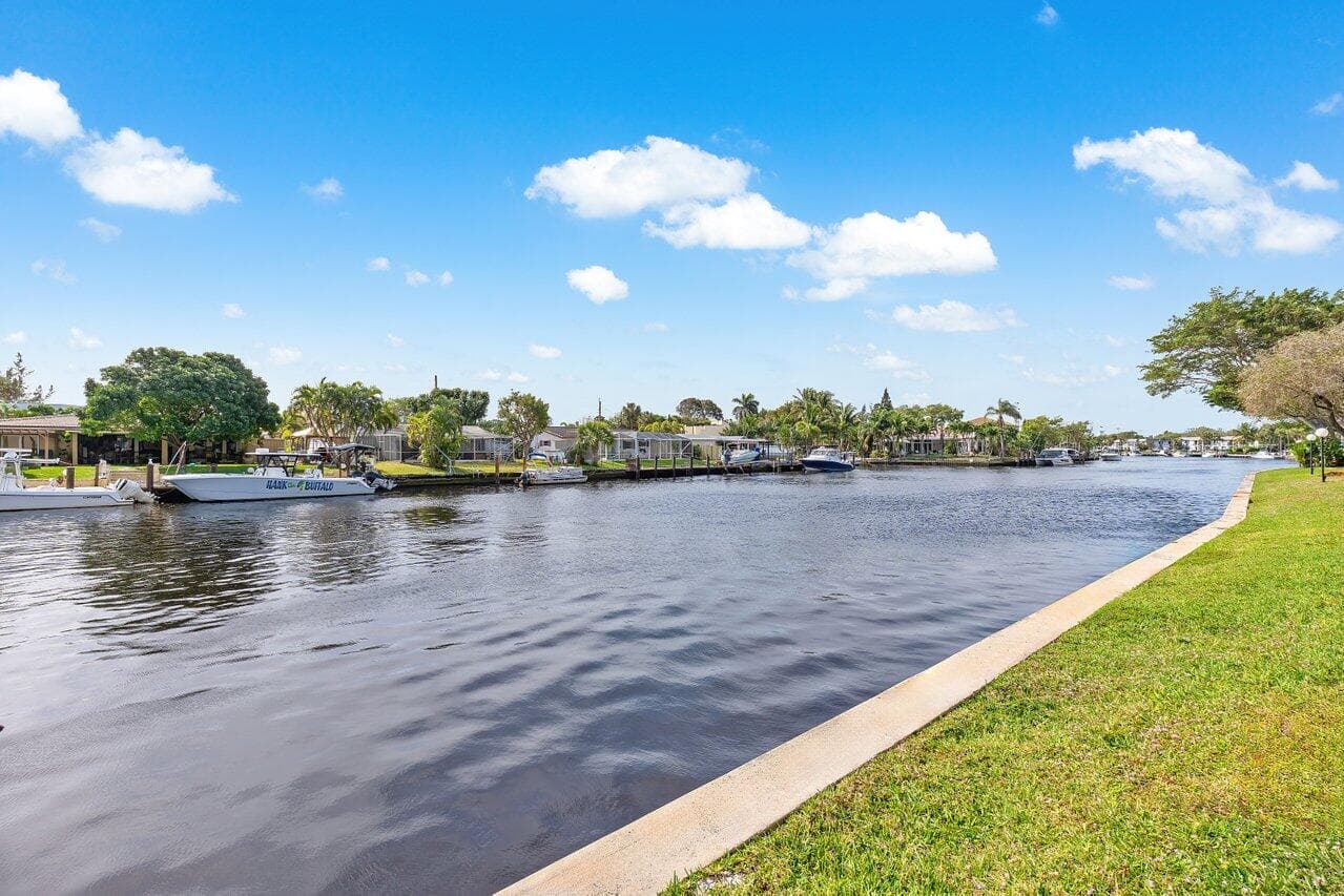 7 Royal Palm Way 507, Boca Raton, FL 33432 40