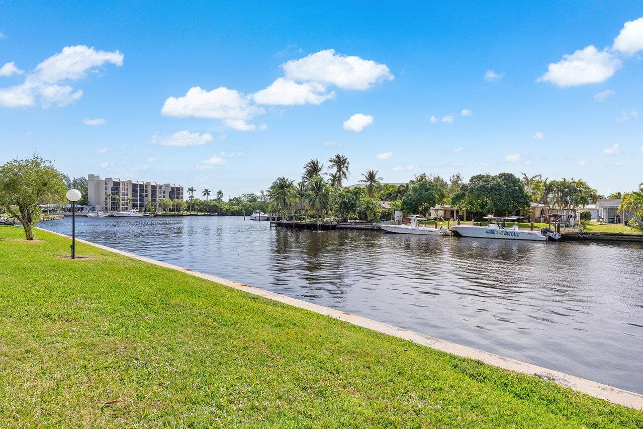 7 Royal Palm Way 507, Boca Raton, FL 33432 42