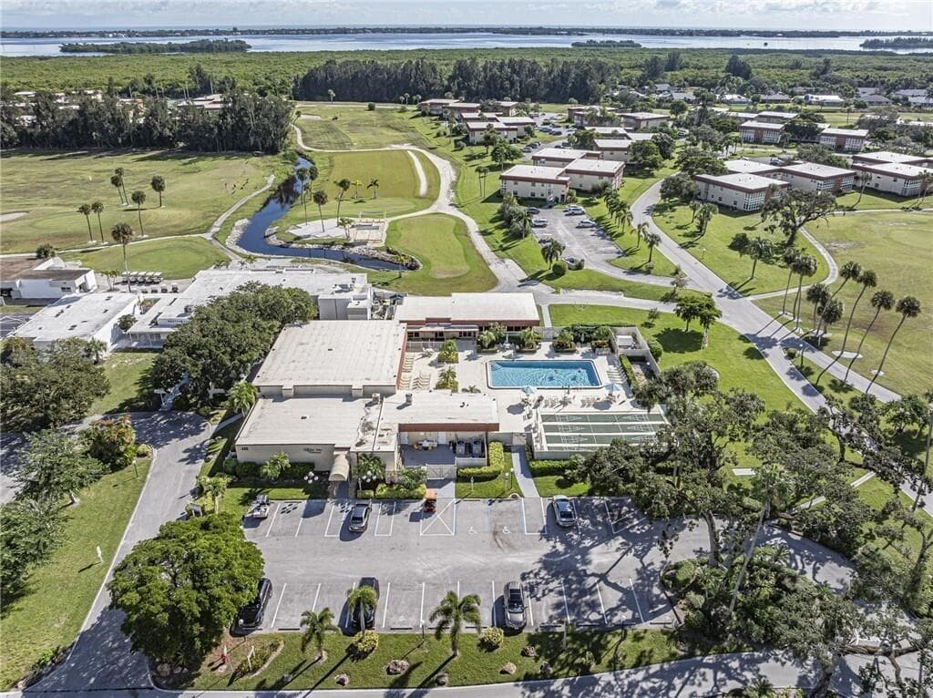 1 Vista Palm Lane 207, Vero Beach, FL 32962 19