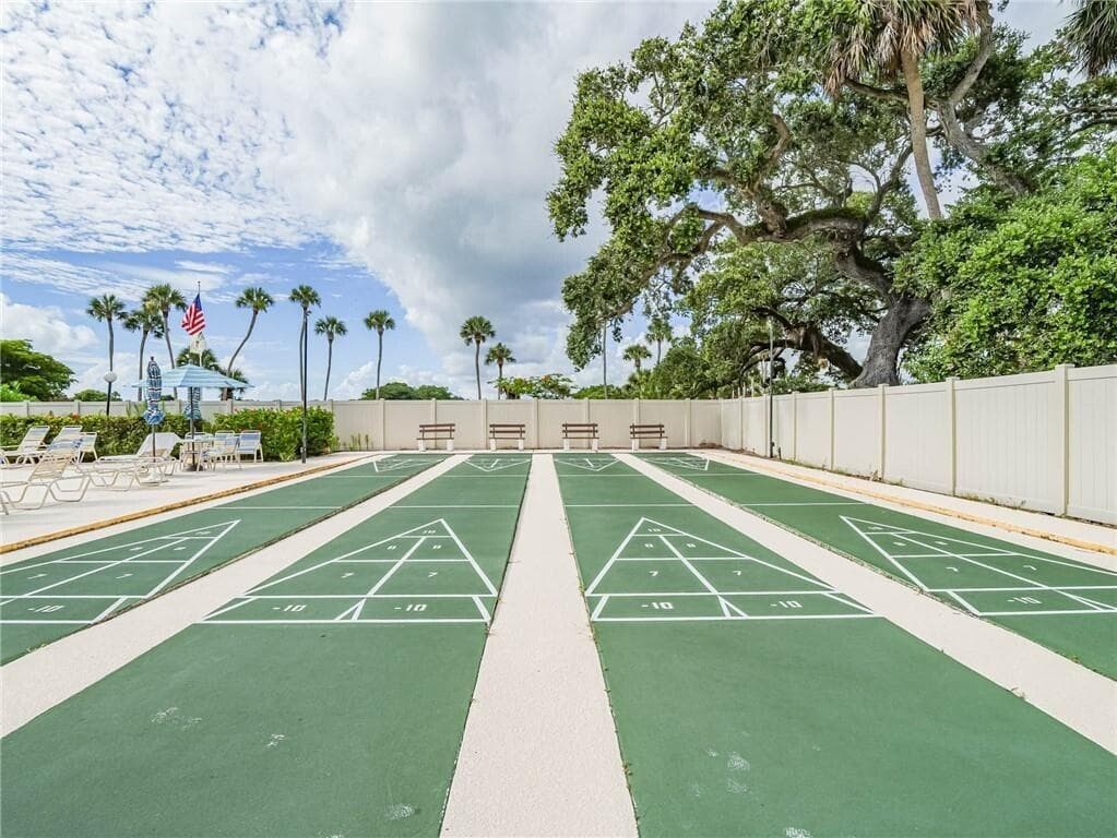 1 Vista Palm Lane 207, Vero Beach, FL 32962 28