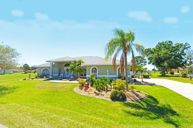 424 Holly Drive, Sebring, FL 33876 2