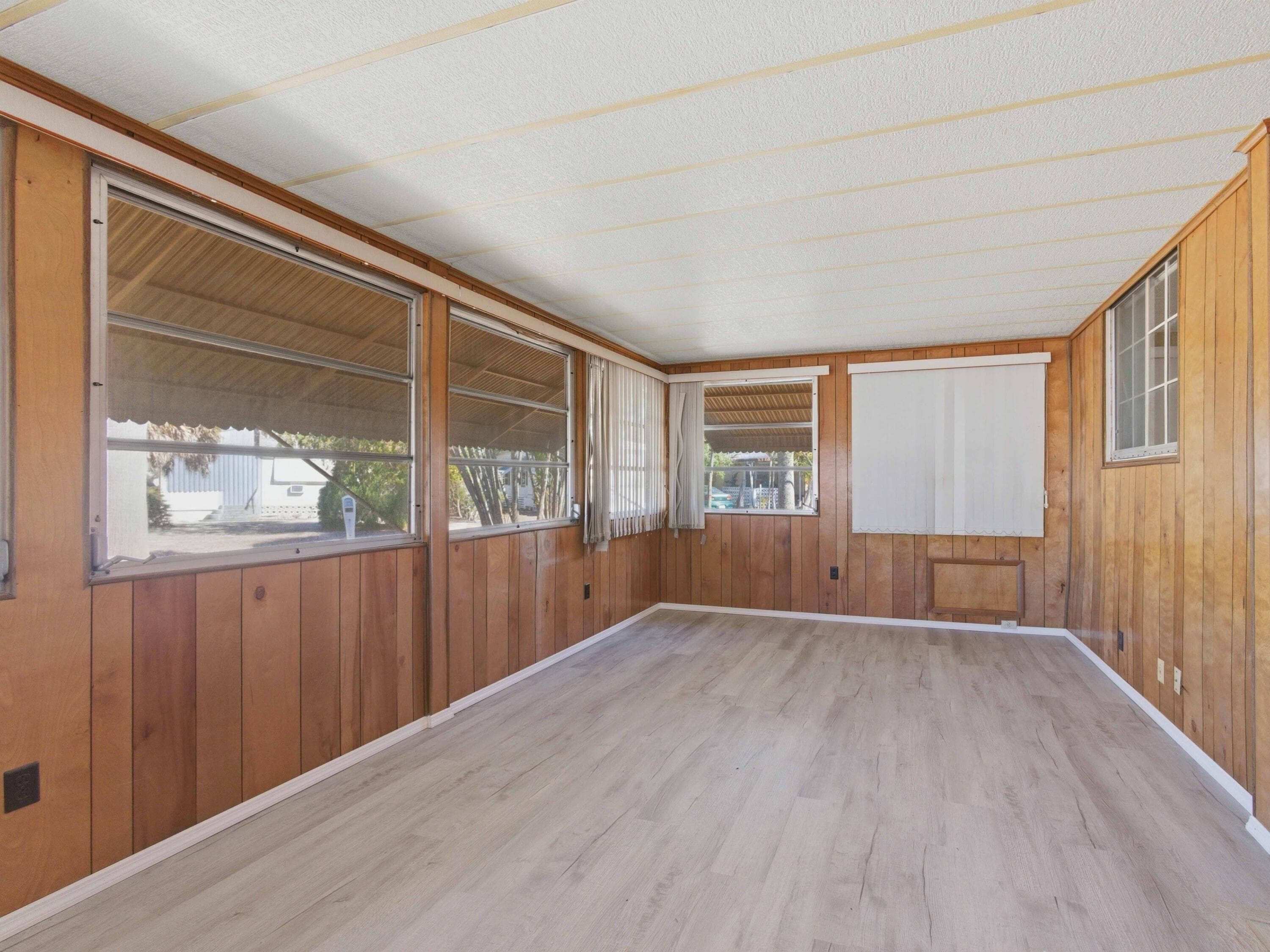8903 Oak Street, Boynton Beach, FL 33436 9
