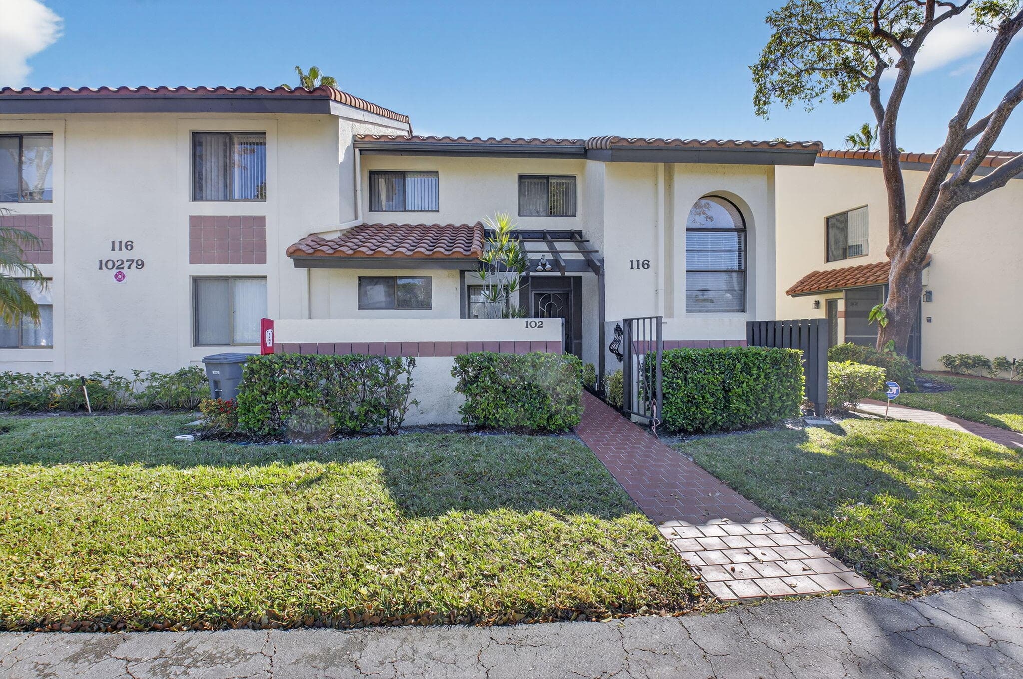 10279 N Circle Lake Drive 202, Boynton Beach, FL 33437 2