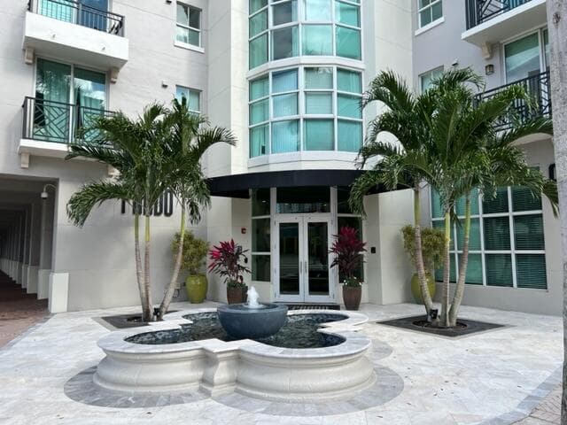 600 S Dixie Highway 752, West Palm Beach, FL 33401 30