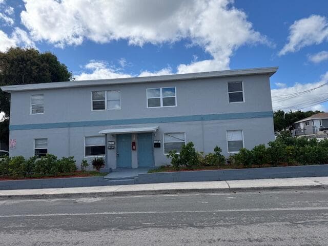 1913 Division Avenue, West Palm Beach, FL 33407 4
