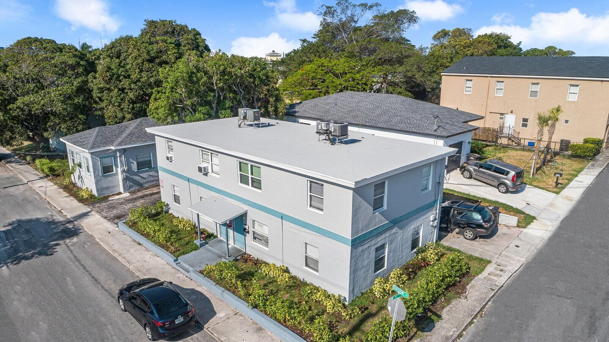 1913 Division Avenue, West Palm Beach, FL 33407 2