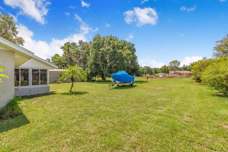 910 Liberty Lane, Auburndale, FL 33823 9