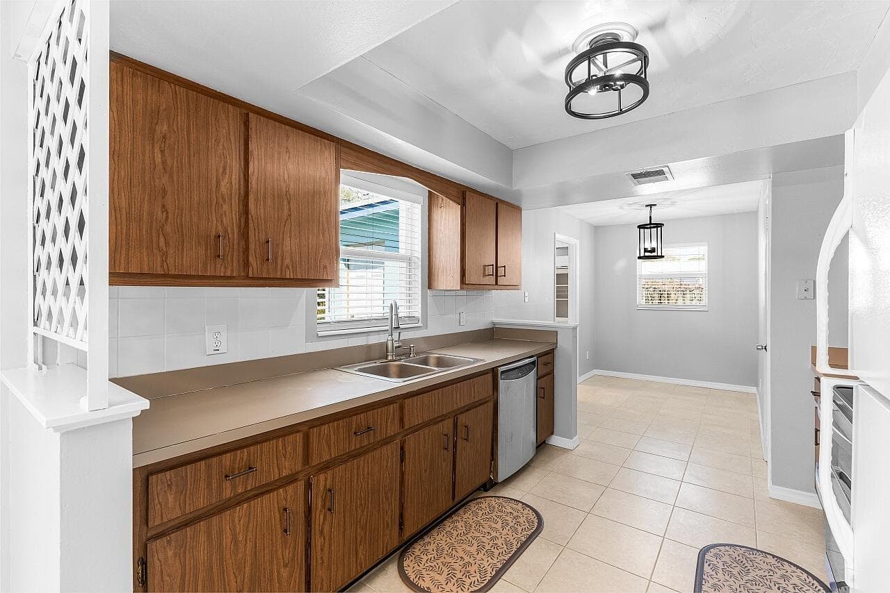 45 1st Court SW, Vero Beach, FL 32962 13