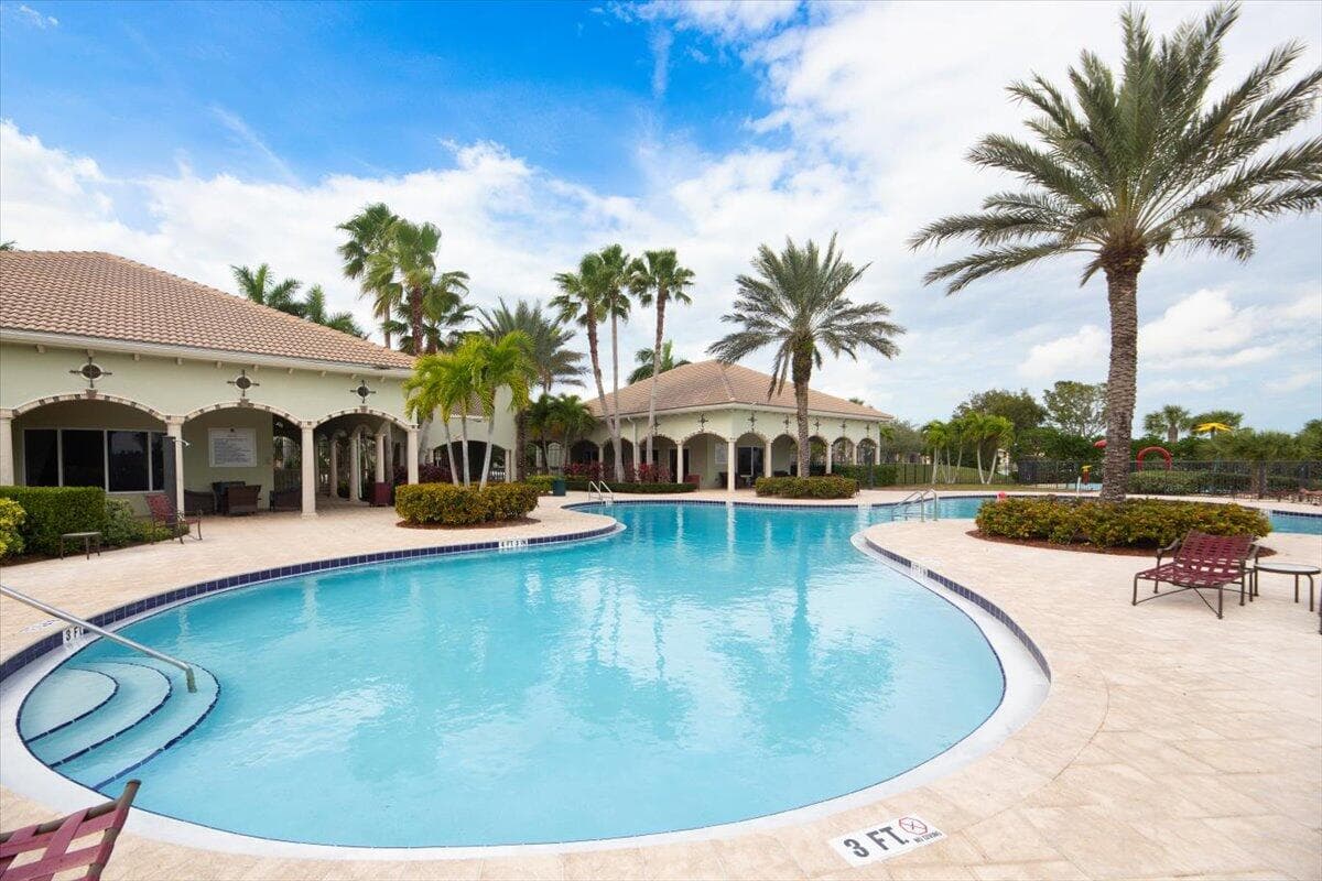 1700 NW Vivanco Street, Port St. Lucie, FL 34986 77