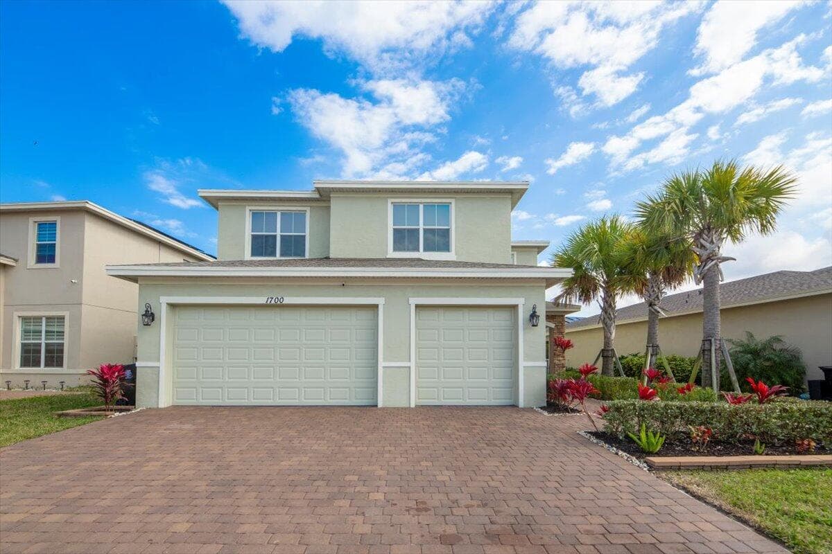 1700 NW Vivanco Street, Port St. Lucie, FL 34986