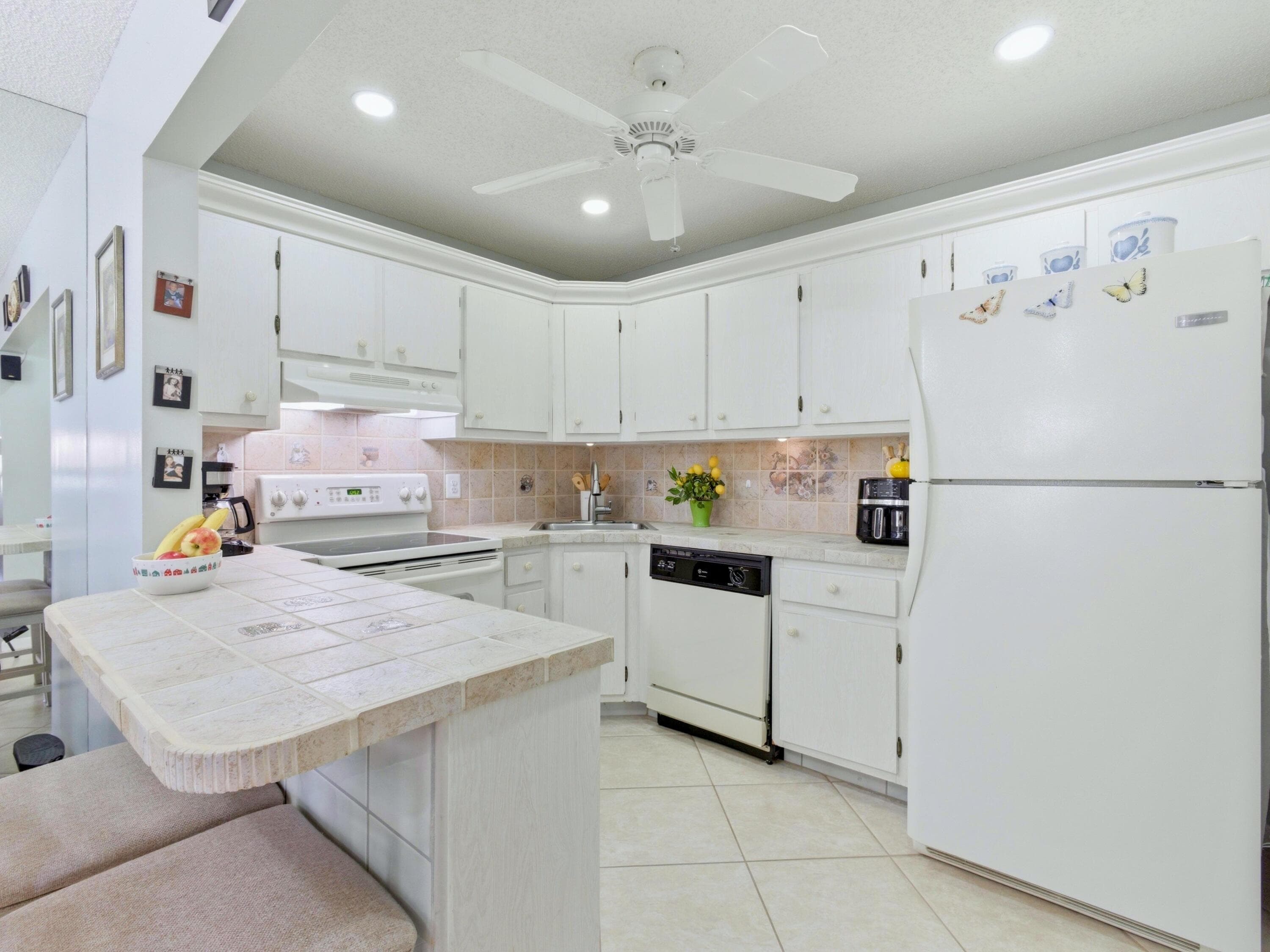 331 Knotty Pine Circle D-2, Greenacres, FL 33463 18