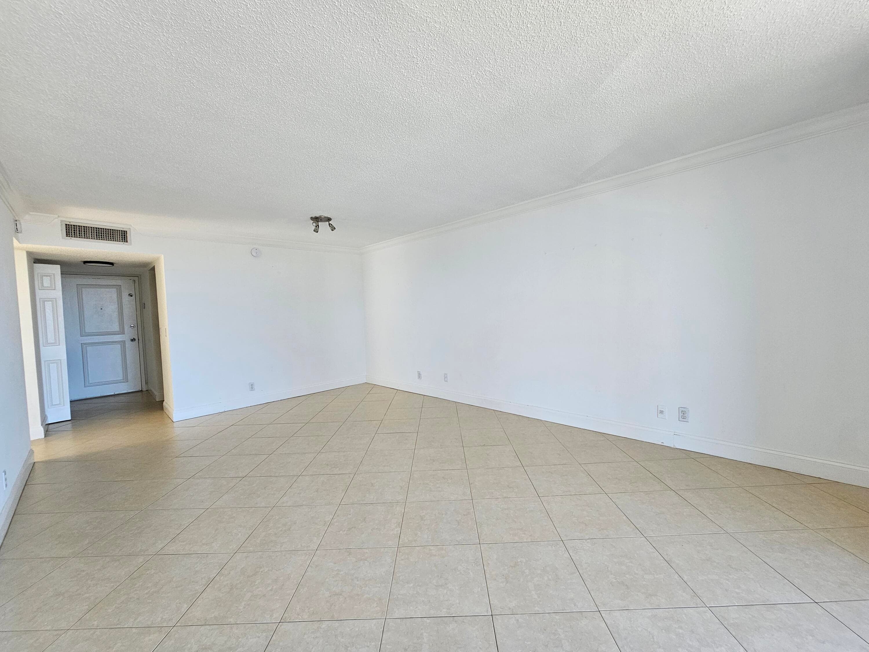 470 Executive Center Drive 2g, West Palm Beach, FL 33401 4