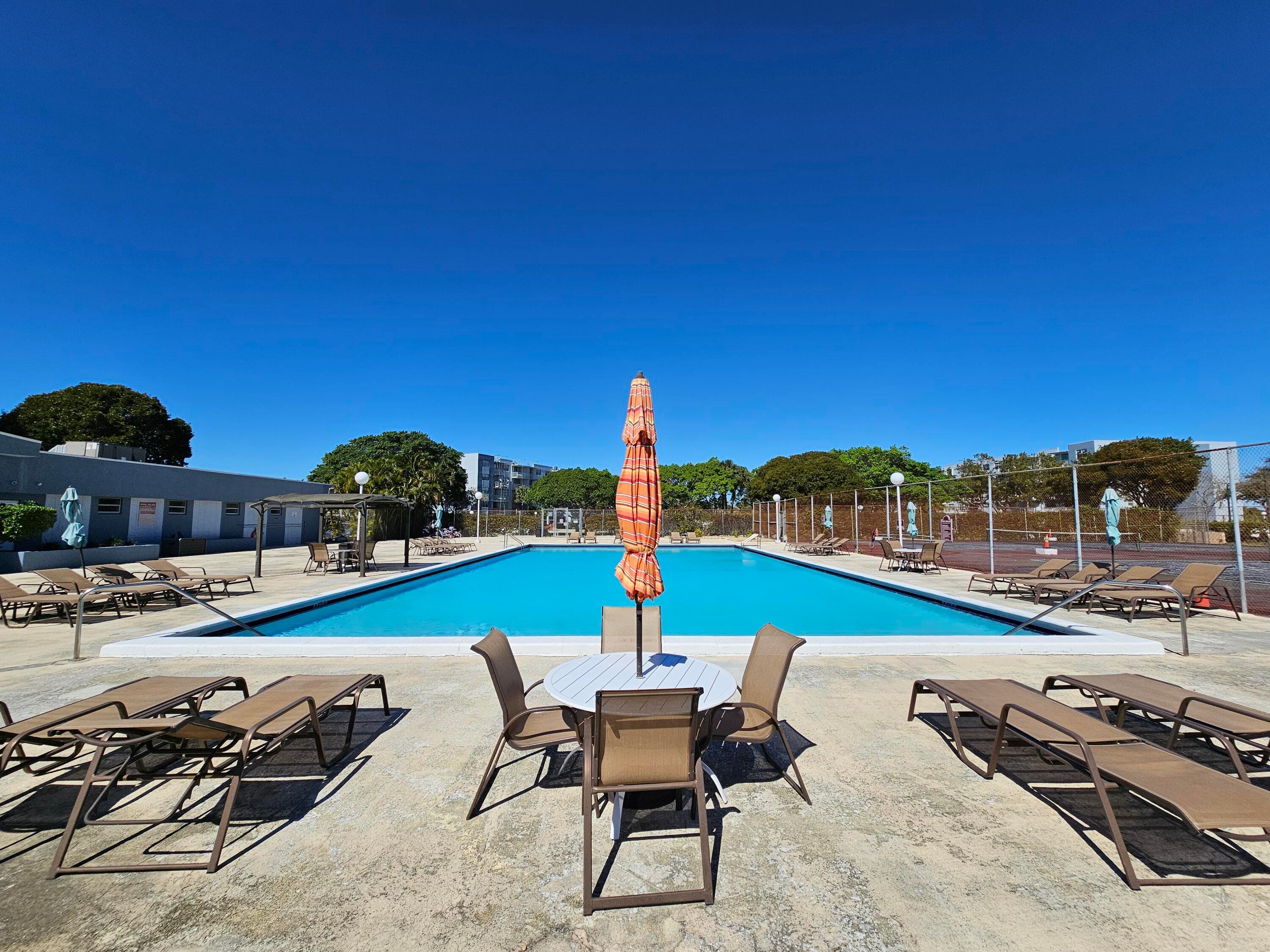 470 Executive Center Drive 2g, West Palm Beach, FL 33401 20