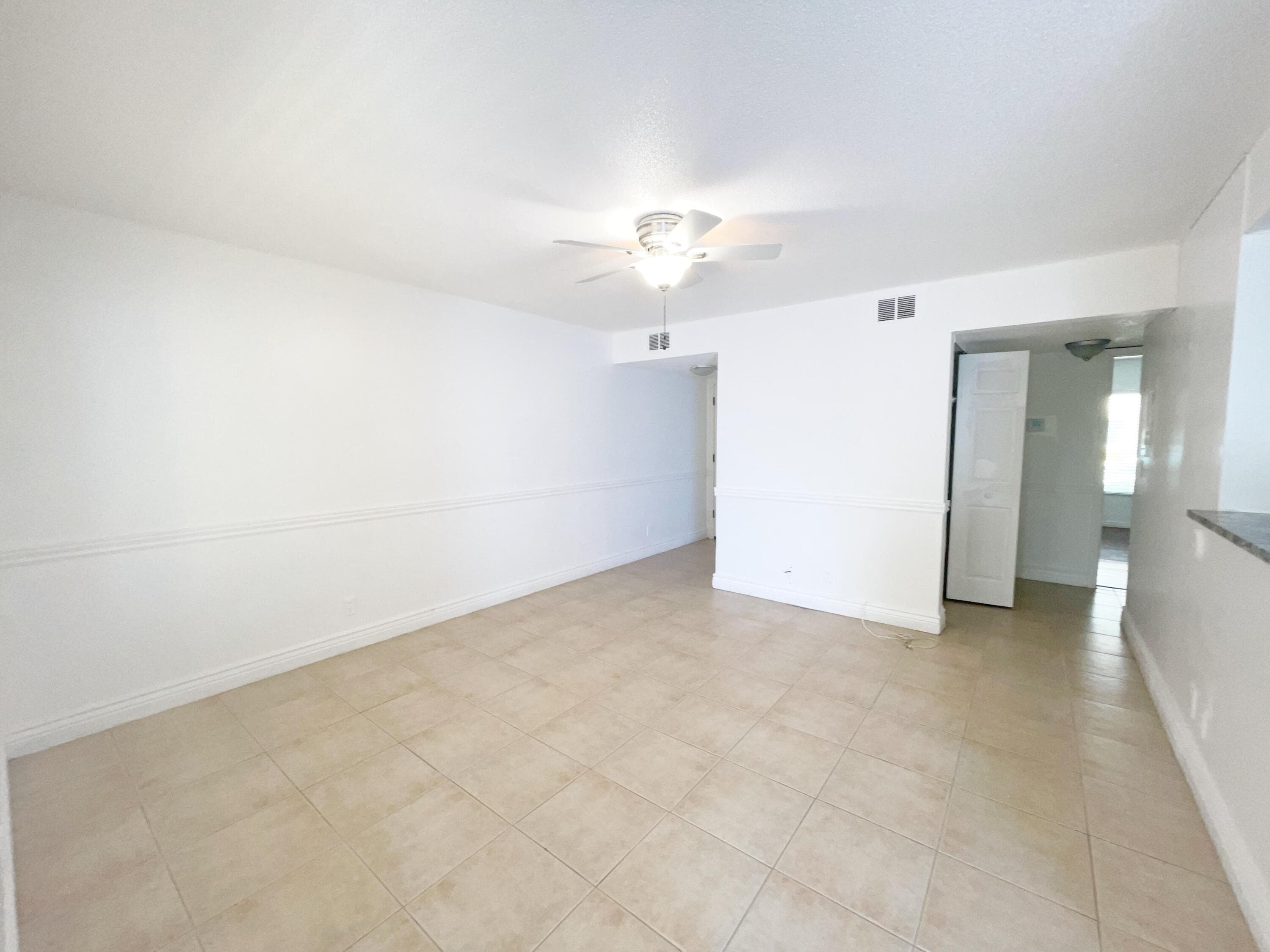 815 W Boynton Beach Boulevard 4-102, Boynton Beach, FL 33426 3