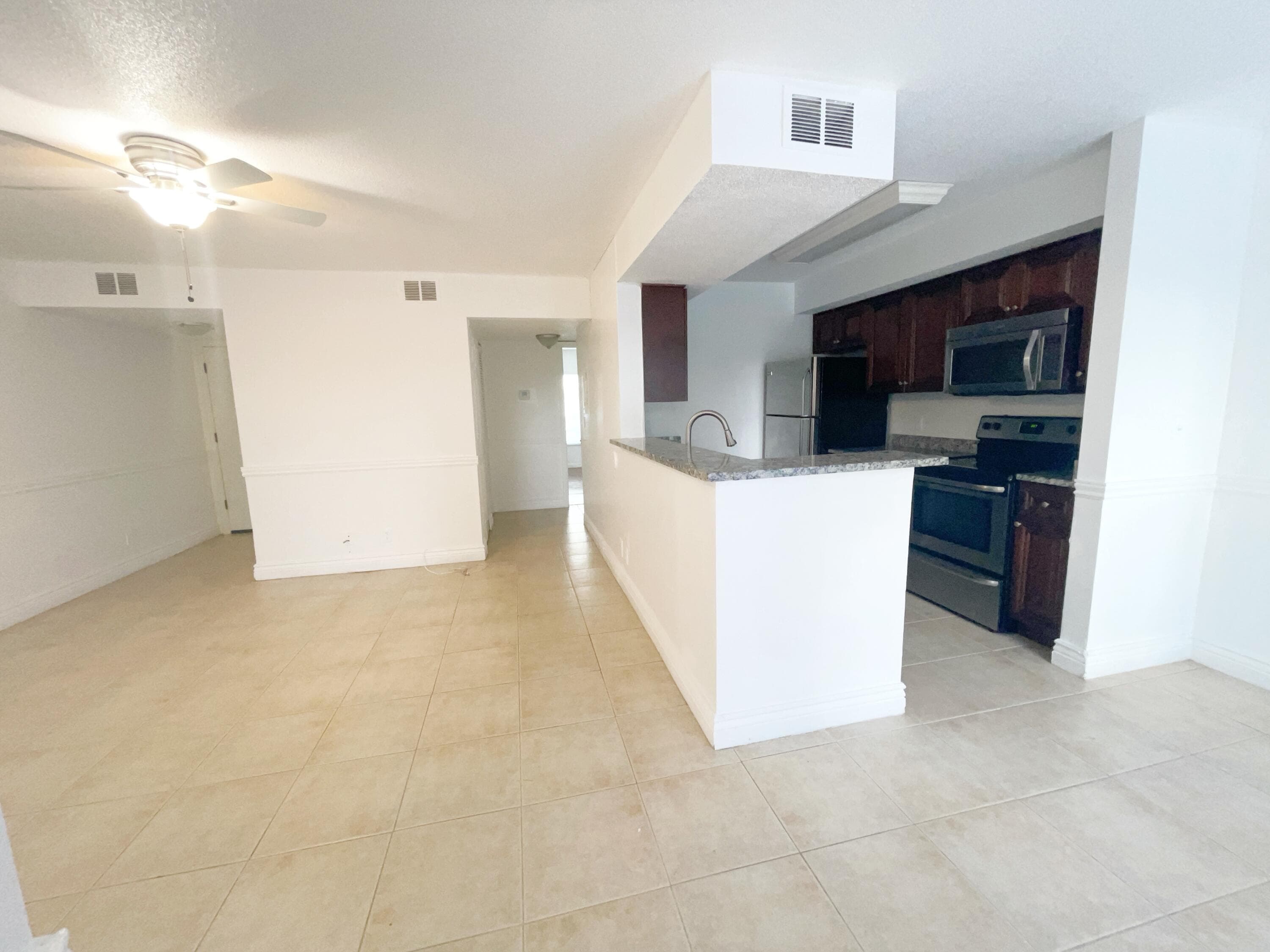 815 W Boynton Beach Boulevard 4-102, Boynton Beach, FL 33426 5