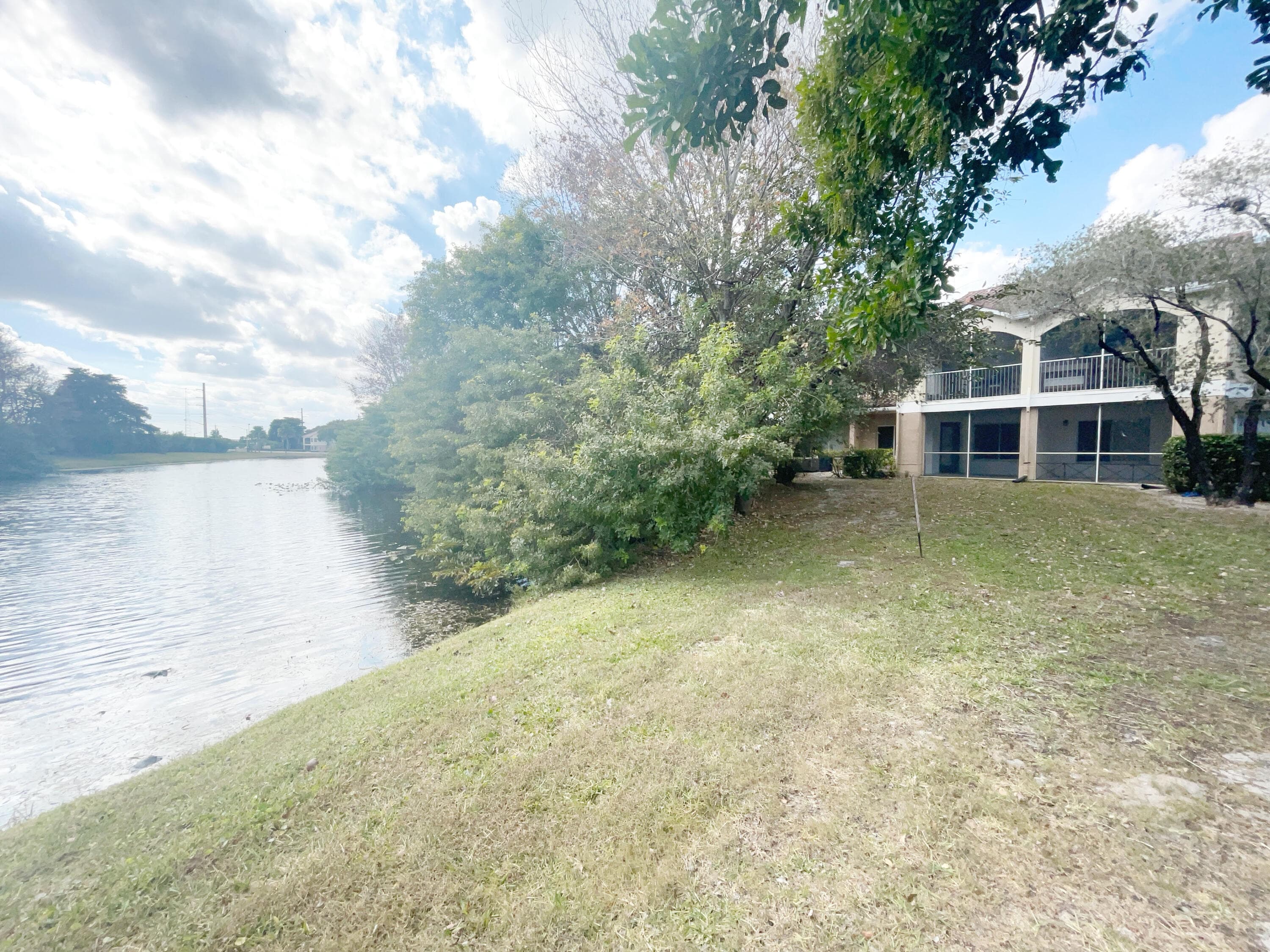 815 W Boynton Beach Boulevard 4-102, Boynton Beach, FL 33426 17
