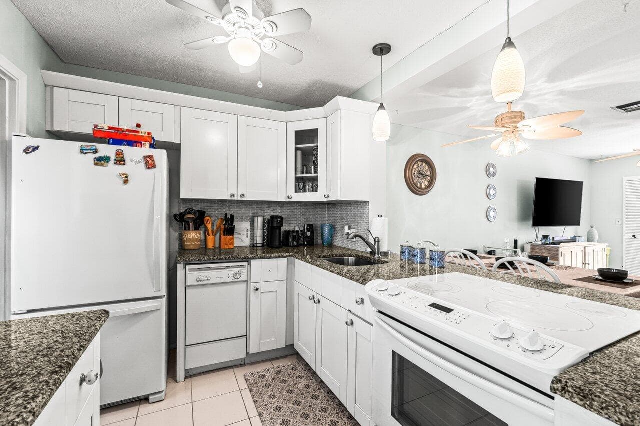 2121 NE 1st Court 202, Boynton Beach, FL 33435 6