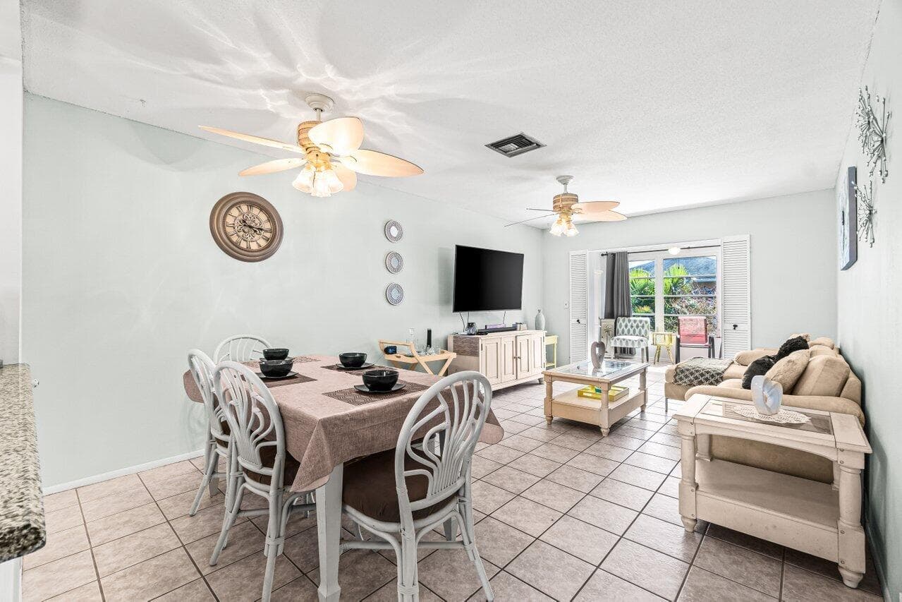 2121 NE 1st Court 202, Boynton Beach, FL 33435 9