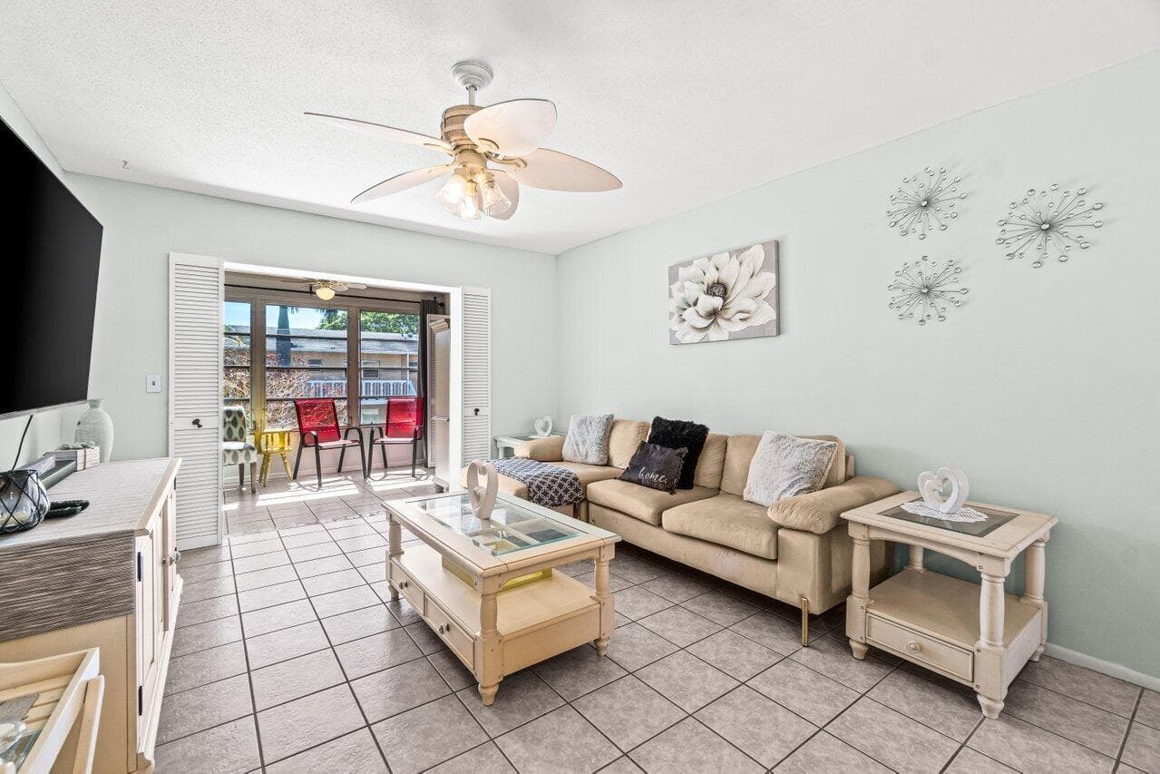 2121 NE 1st Court 202, Boynton Beach, FL 33435 13