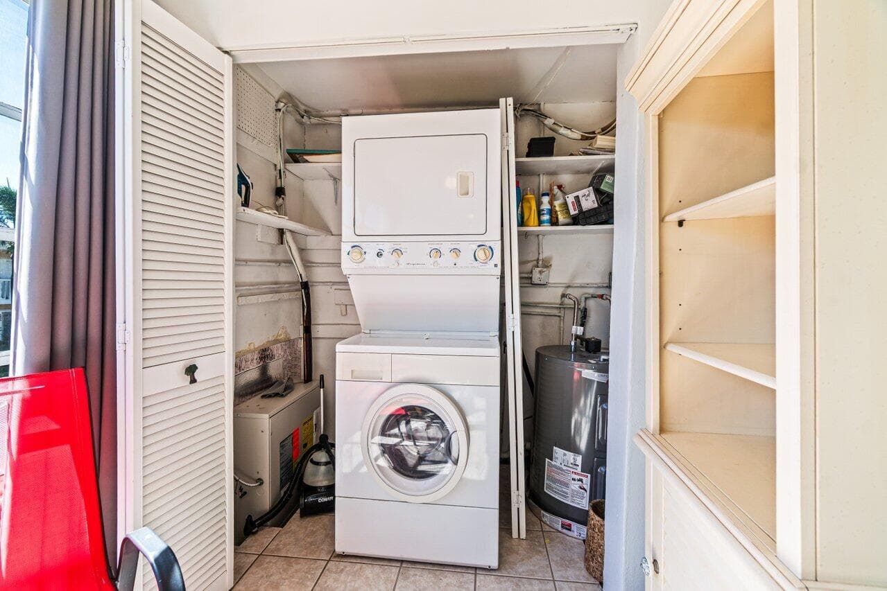 2121 NE 1st Court 202, Boynton Beach, FL 33435 18