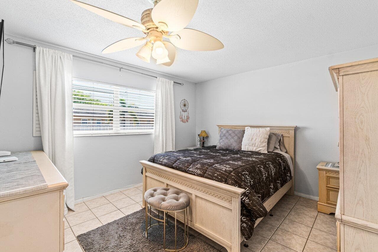 2121 NE 1st Court 202, Boynton Beach, FL 33435 23