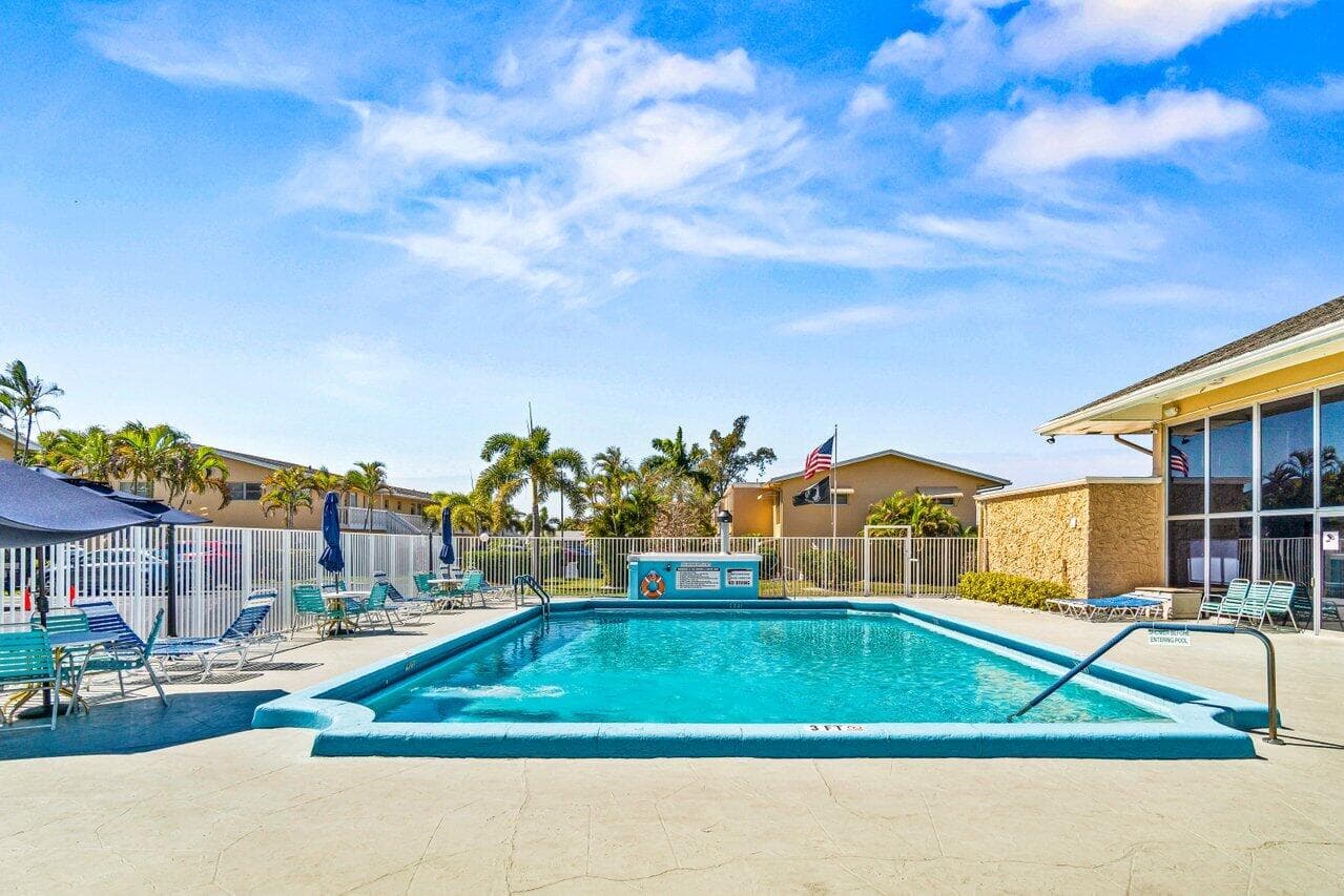 2121 NE 1st Court 202, Boynton Beach, FL 33435 28