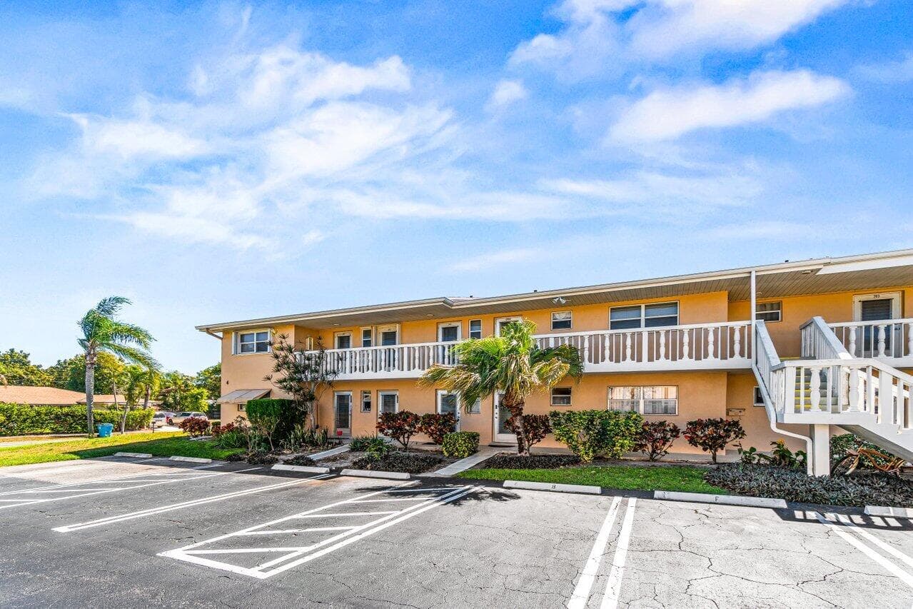 2121 NE 1st Court 202, Boynton Beach, FL 33435 3