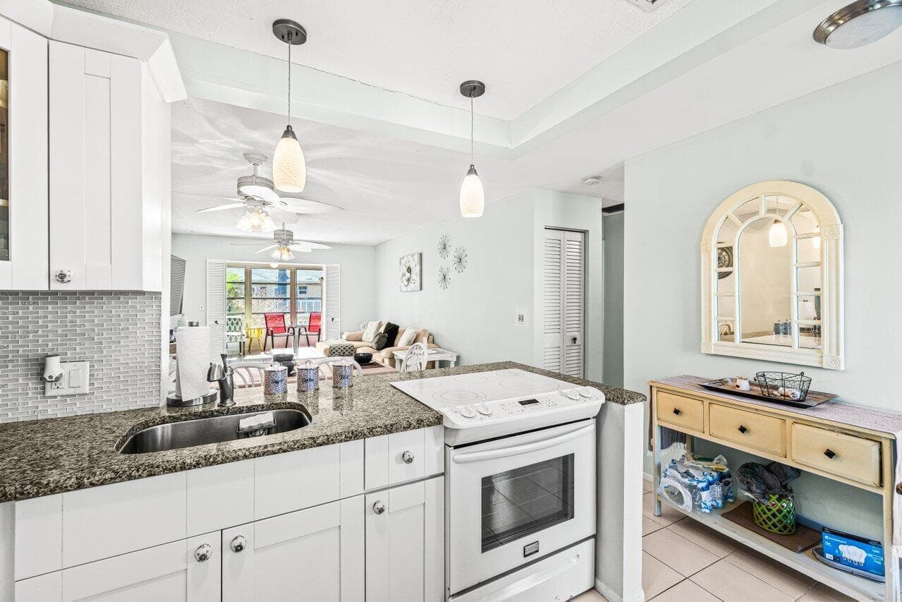 2121 NE 1st Court 202, Boynton Beach, FL 33435 8