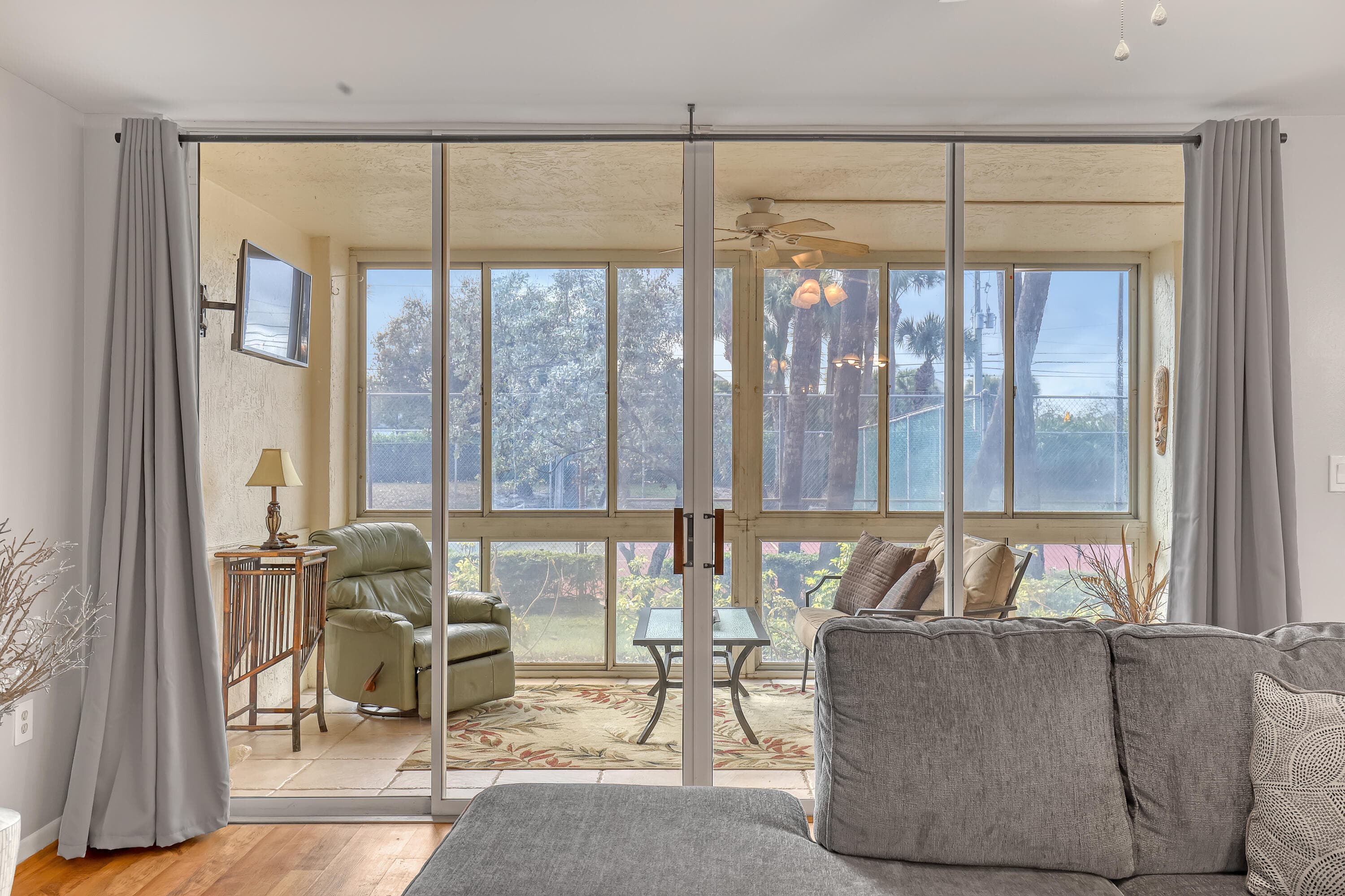 105 Half Moon Circle F1, Hypoluxo, FL 33462 11