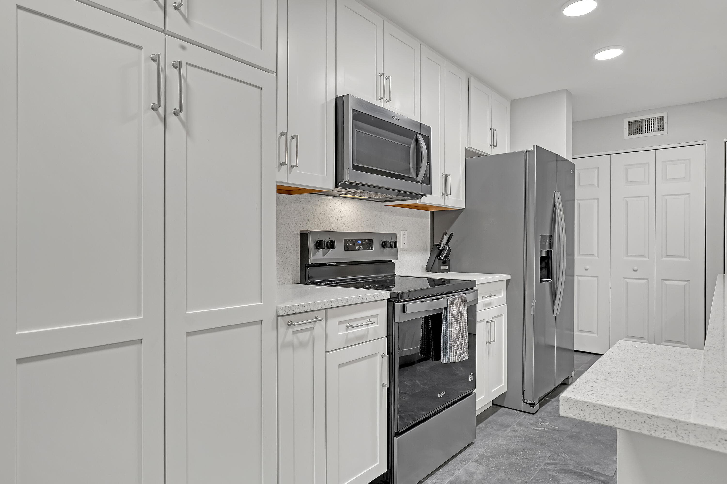 105 Half Moon Circle F1, Hypoluxo, FL 33462 5