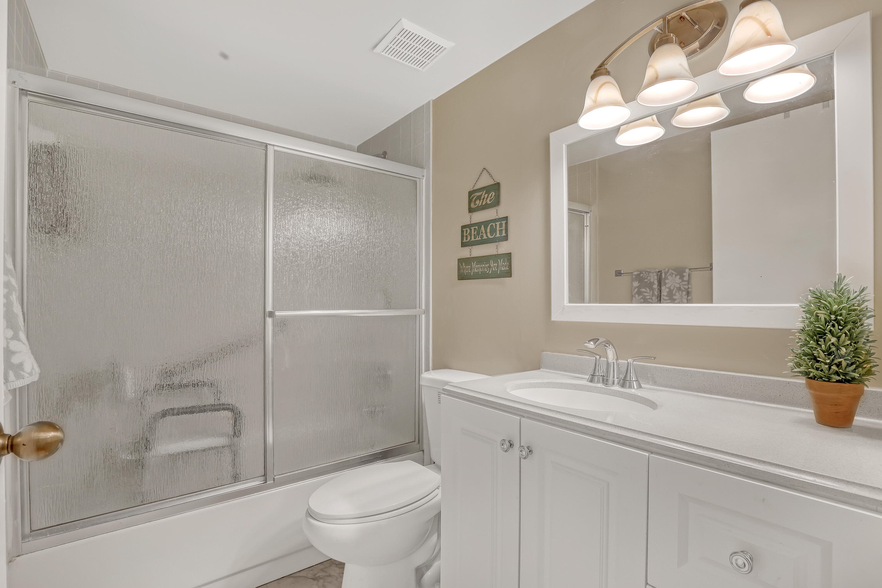 105 Half Moon Circle F1, Hypoluxo, FL 33462 17