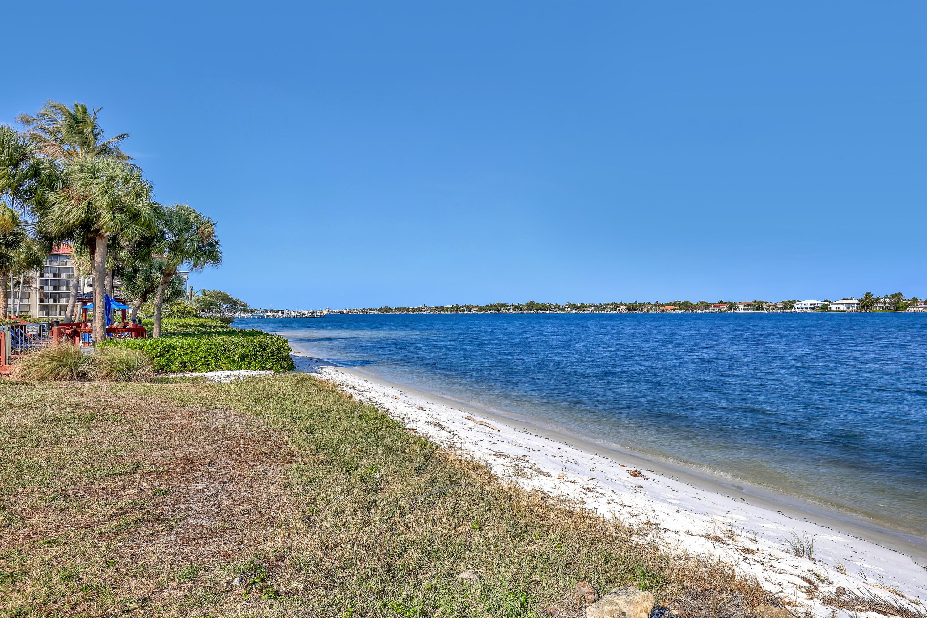 105 Half Moon Circle F1, Hypoluxo, FL 33462 24