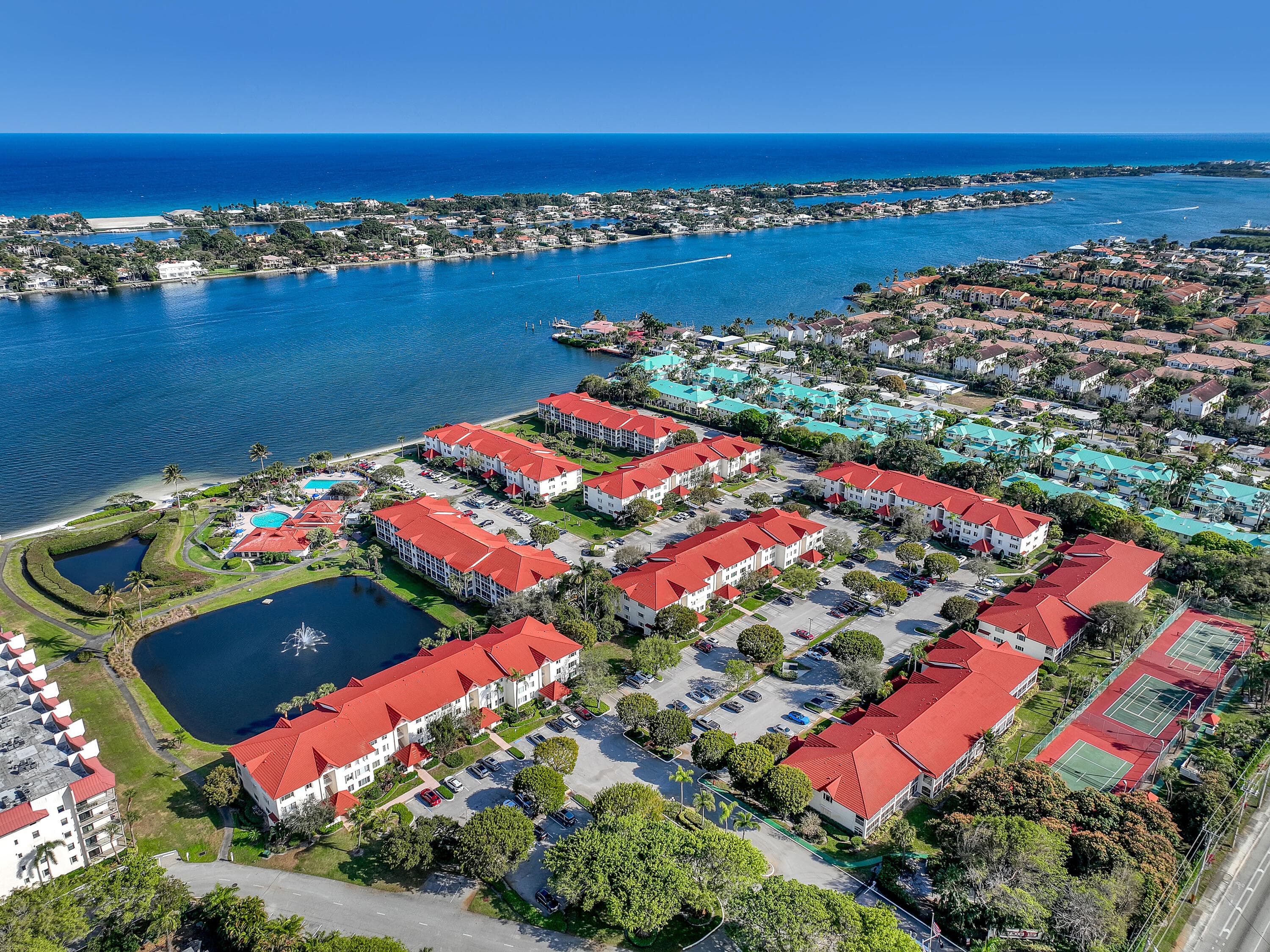 105 Half Moon Circle F1, Hypoluxo, FL 33462 22