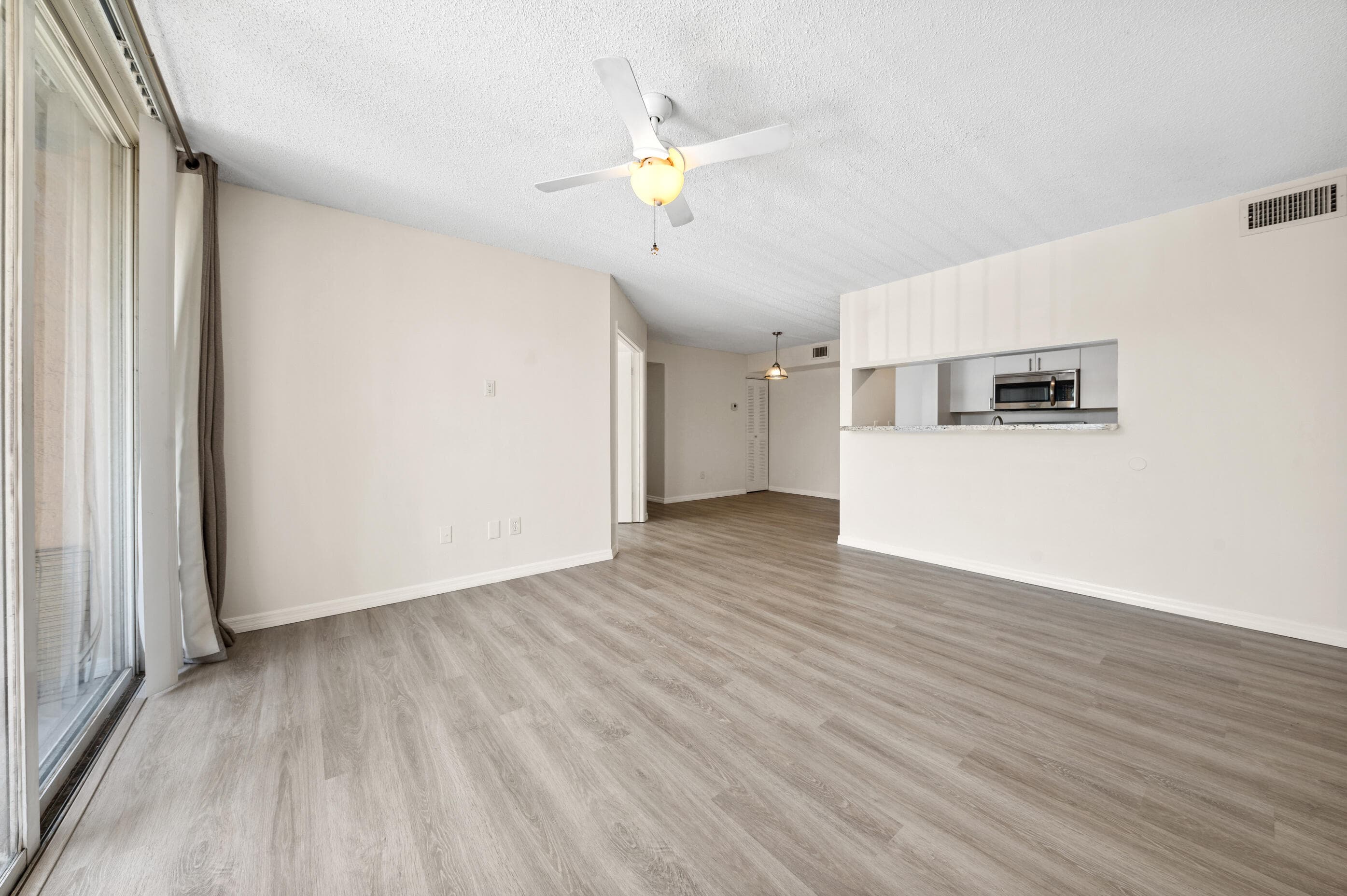 117 Yacht Club Way 205, Hypoluxo, FL 33462 3