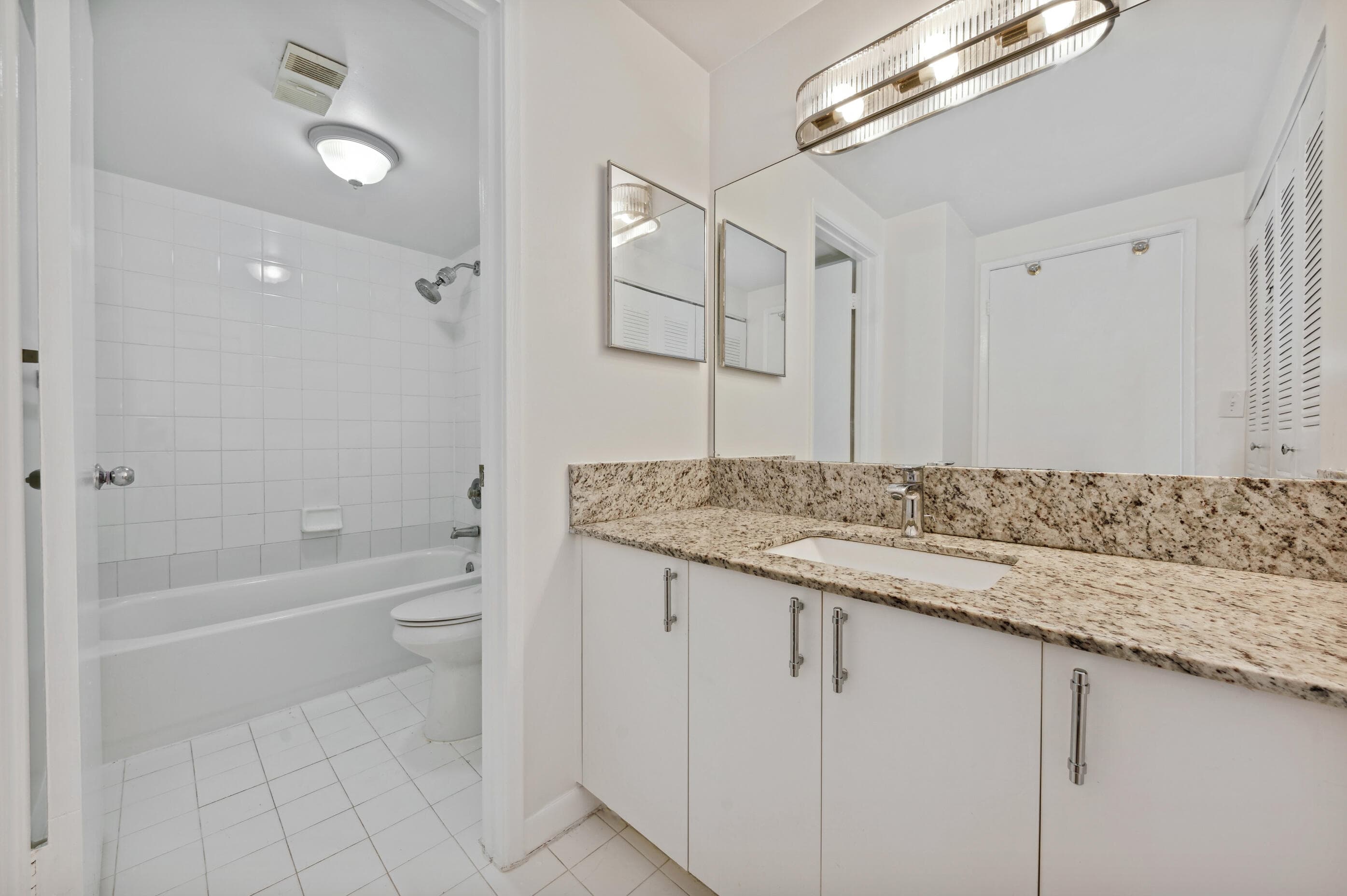 117 Yacht Club Way 205, Hypoluxo, FL 33462 8