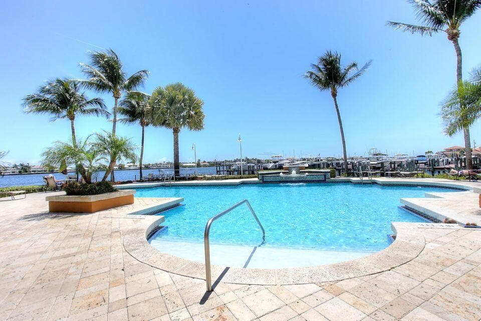 117 Yacht Club Way 205, Hypoluxo, FL 33462 14