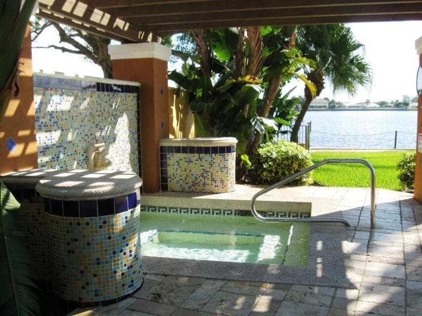 117 Yacht Club Way 205, Hypoluxo, FL 33462 17