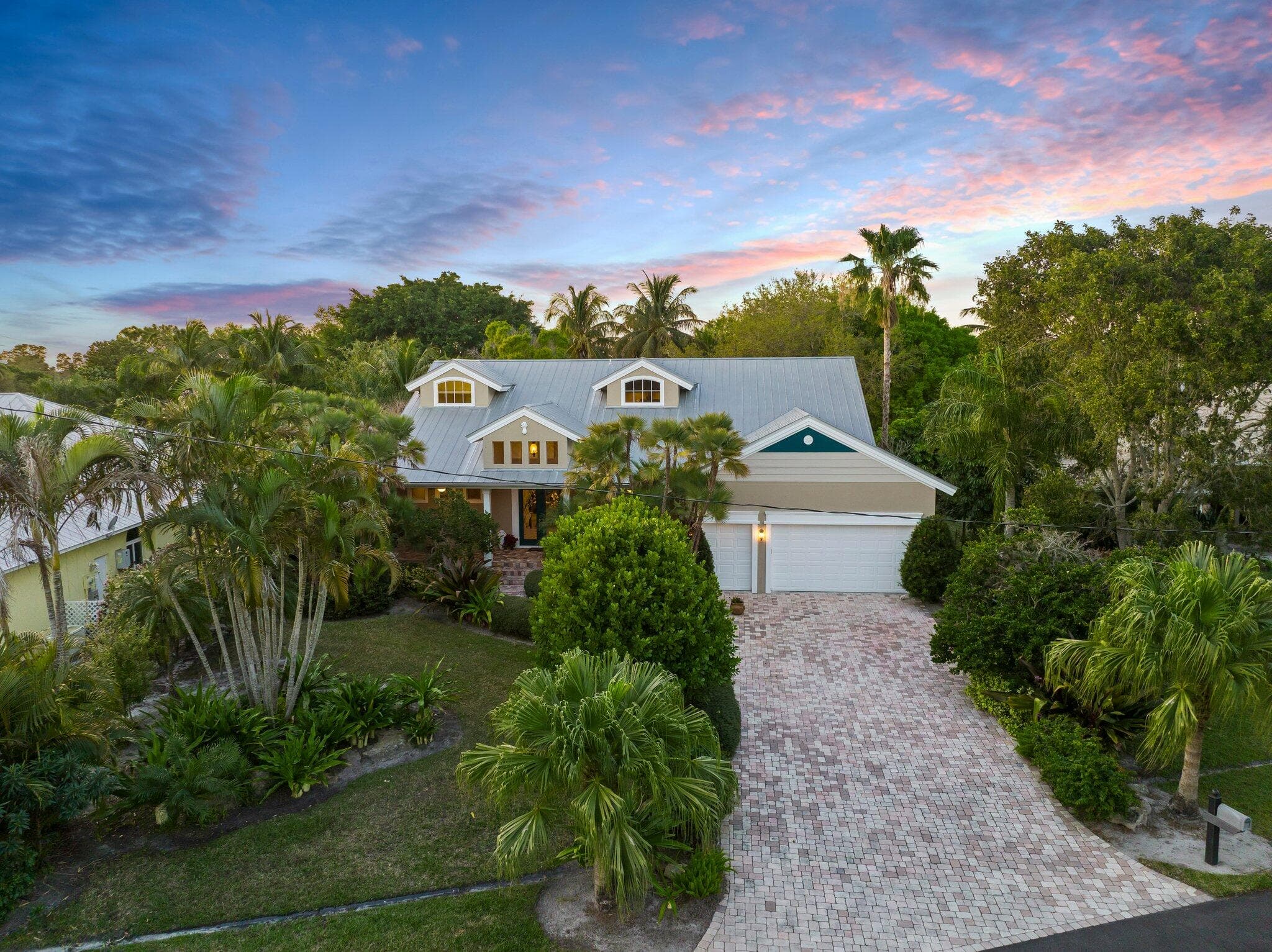 1993 SE Giffen Avenue, Port St. Lucie, FL 34952 100