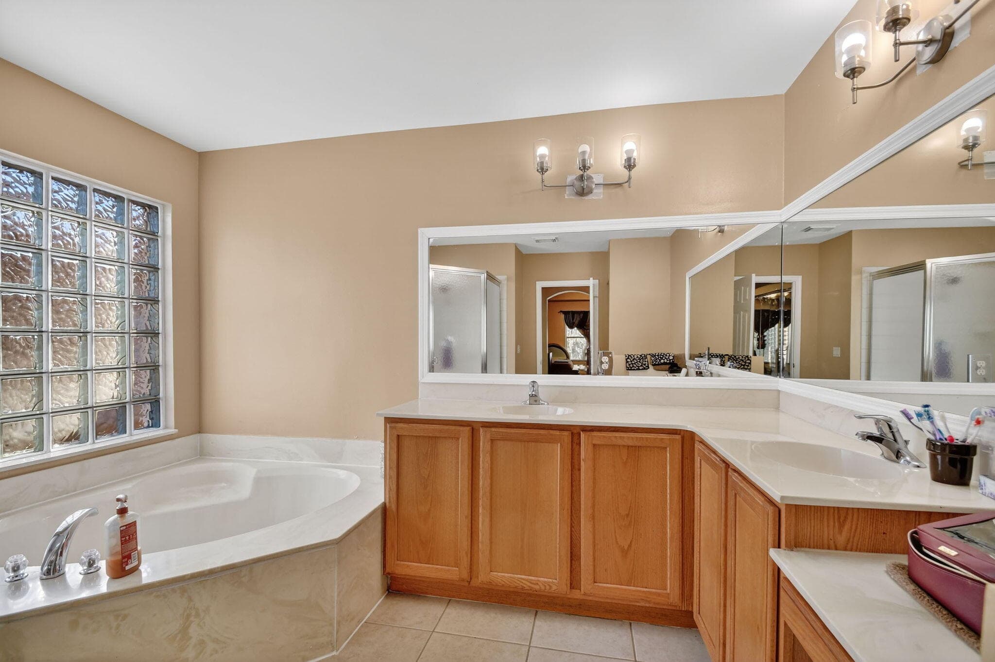 876 Gazetta Way, West Palm Beach, FL 33413 29