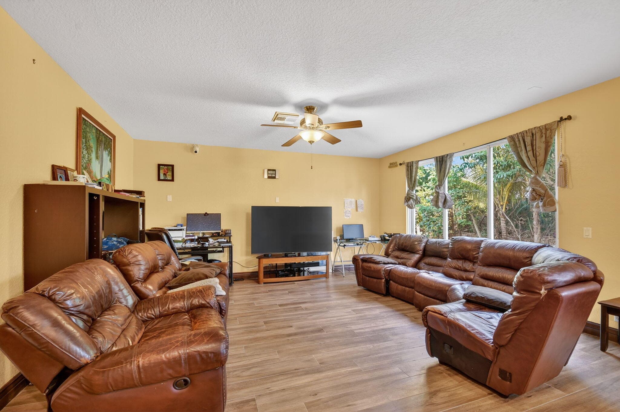 876 Gazetta Way, West Palm Beach, FL 33413 12