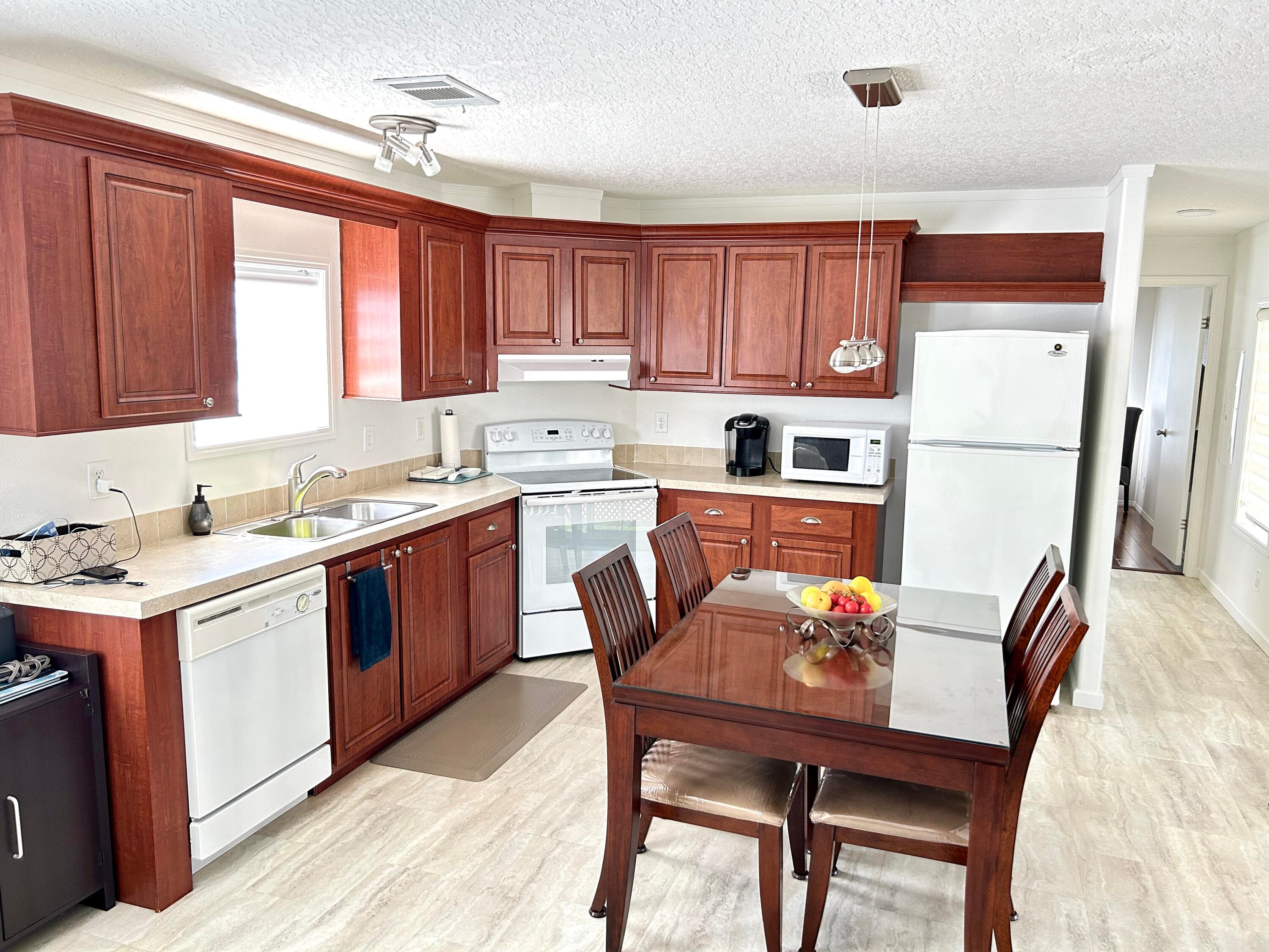 613 Jasmine Lane, Deerfield Beach, FL 33442 2