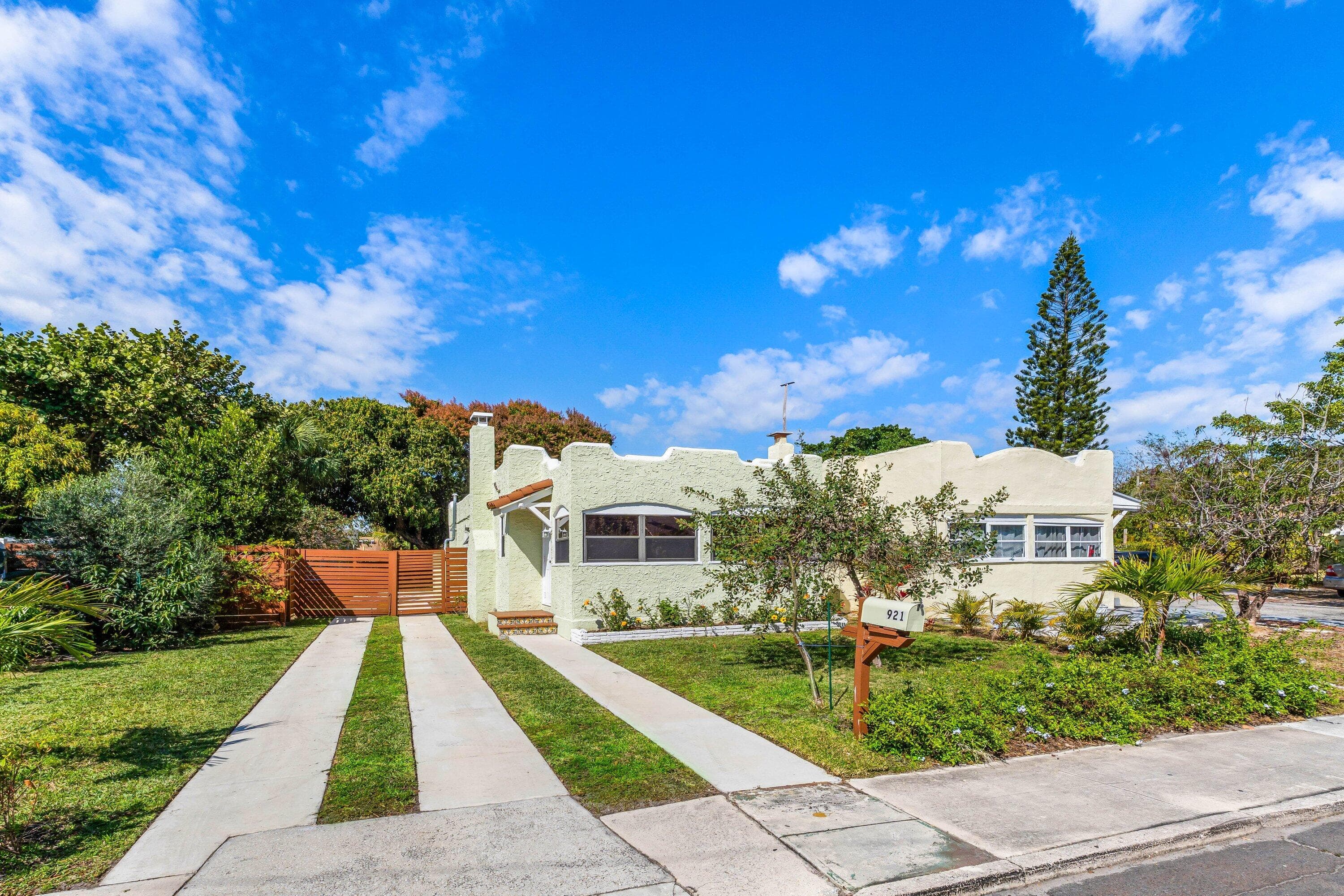 921 S M Street, Lake Worth Beach, FL 33460 38
